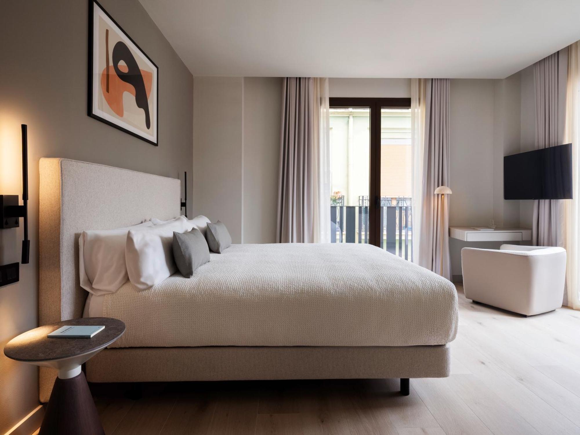 Medium Room