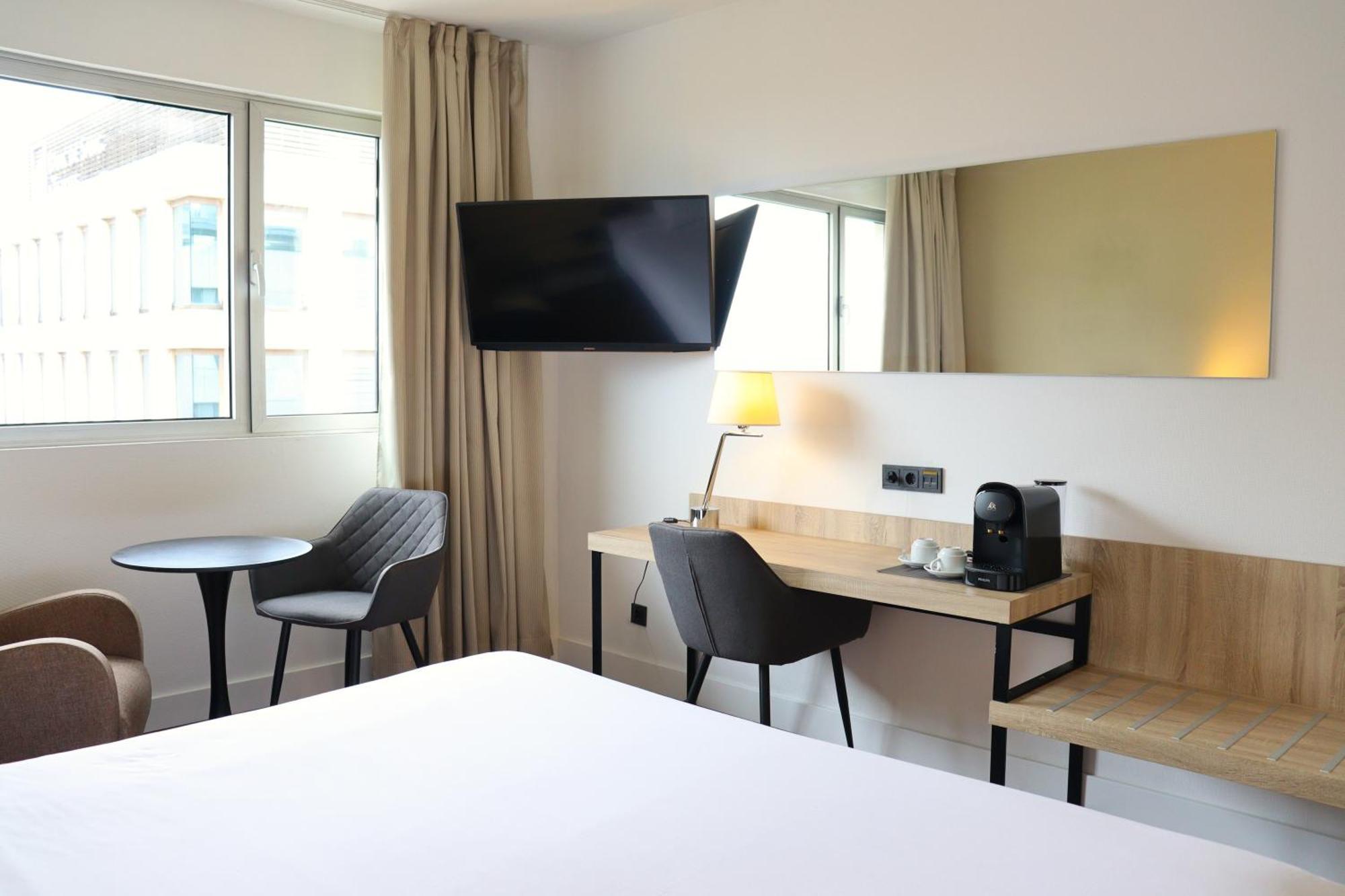 Superior Room Partial Sea View
