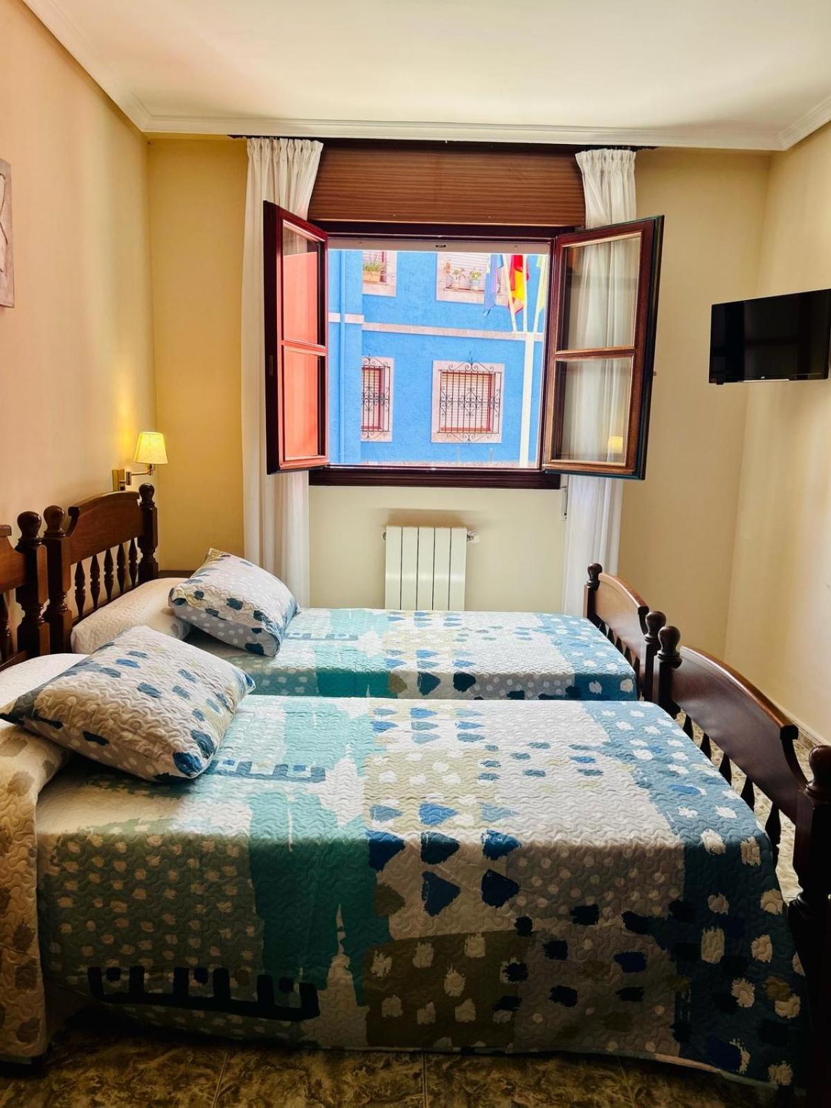 Twin Room,1660086204:JPEG
