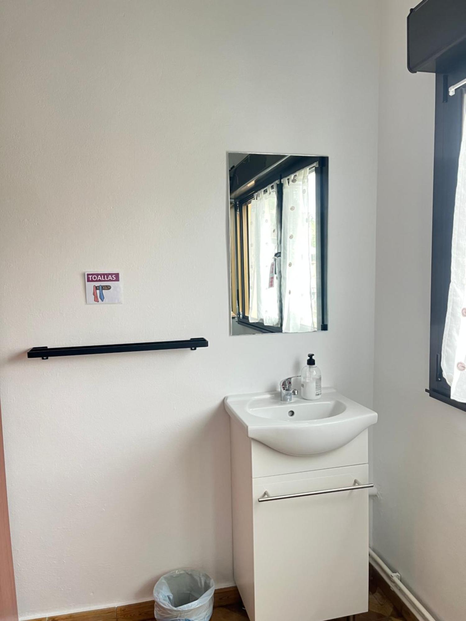 Single Room Mountain View