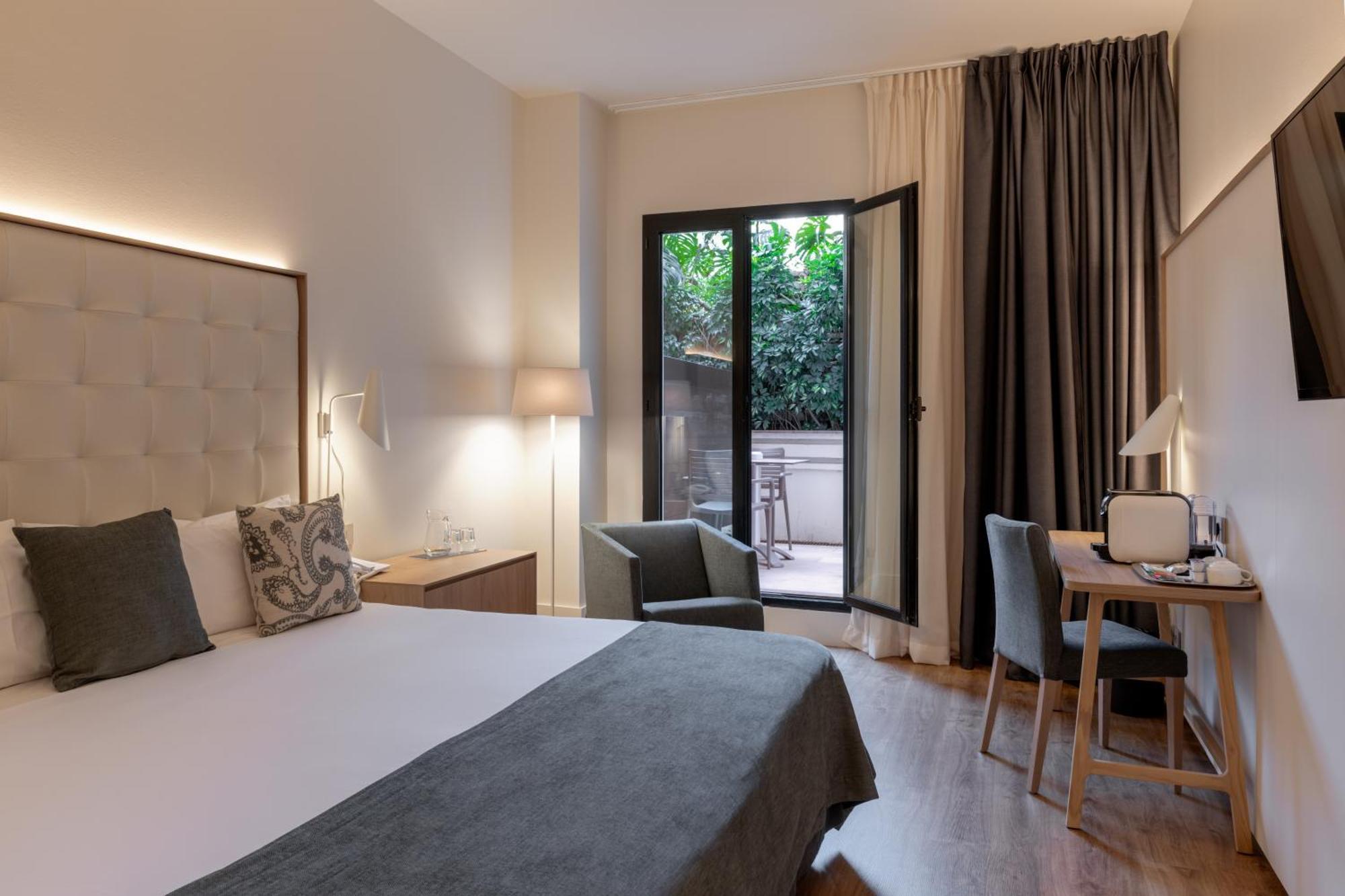 Superior Double Room Interior Terrace