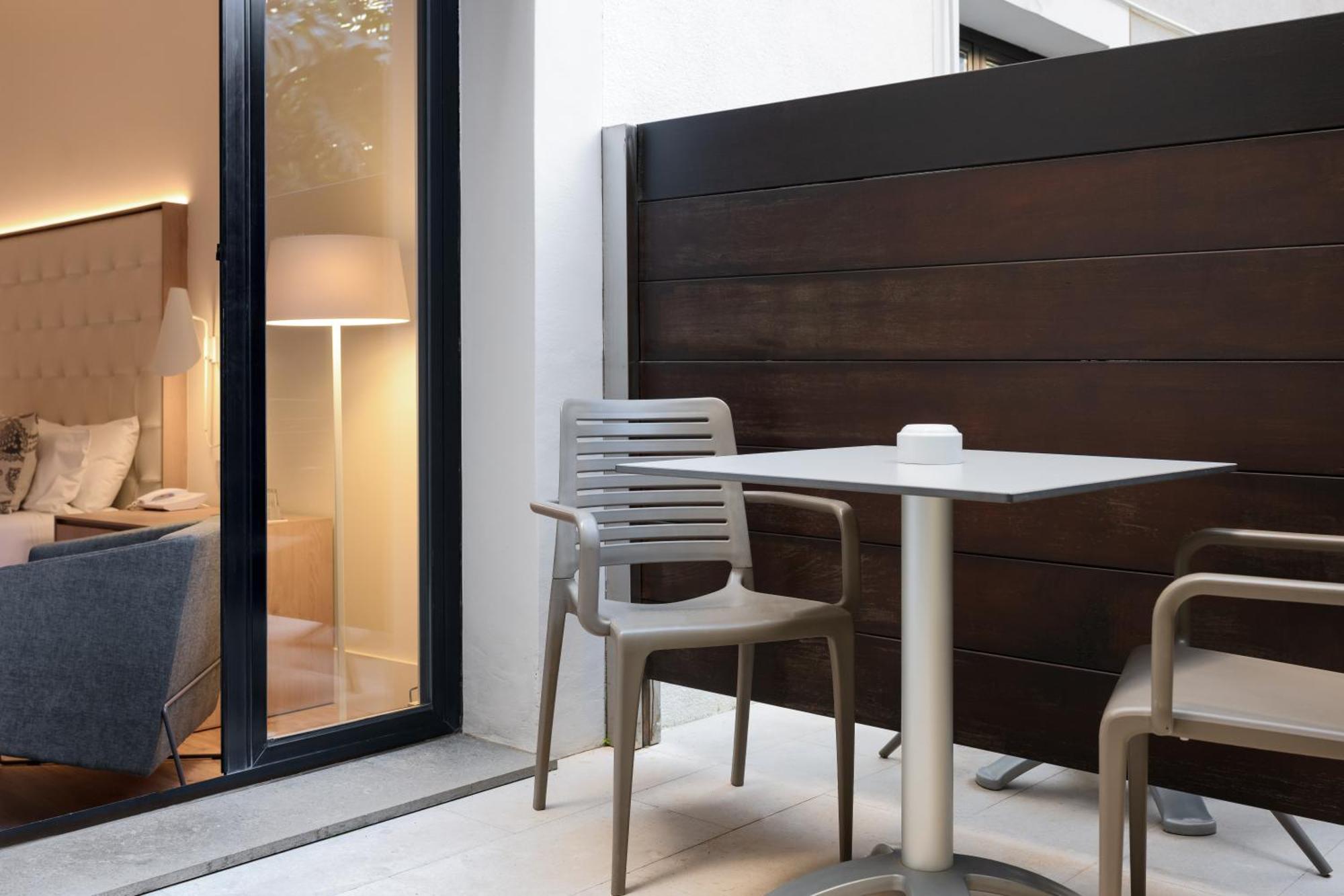 Superior Double Room Interior Terrace