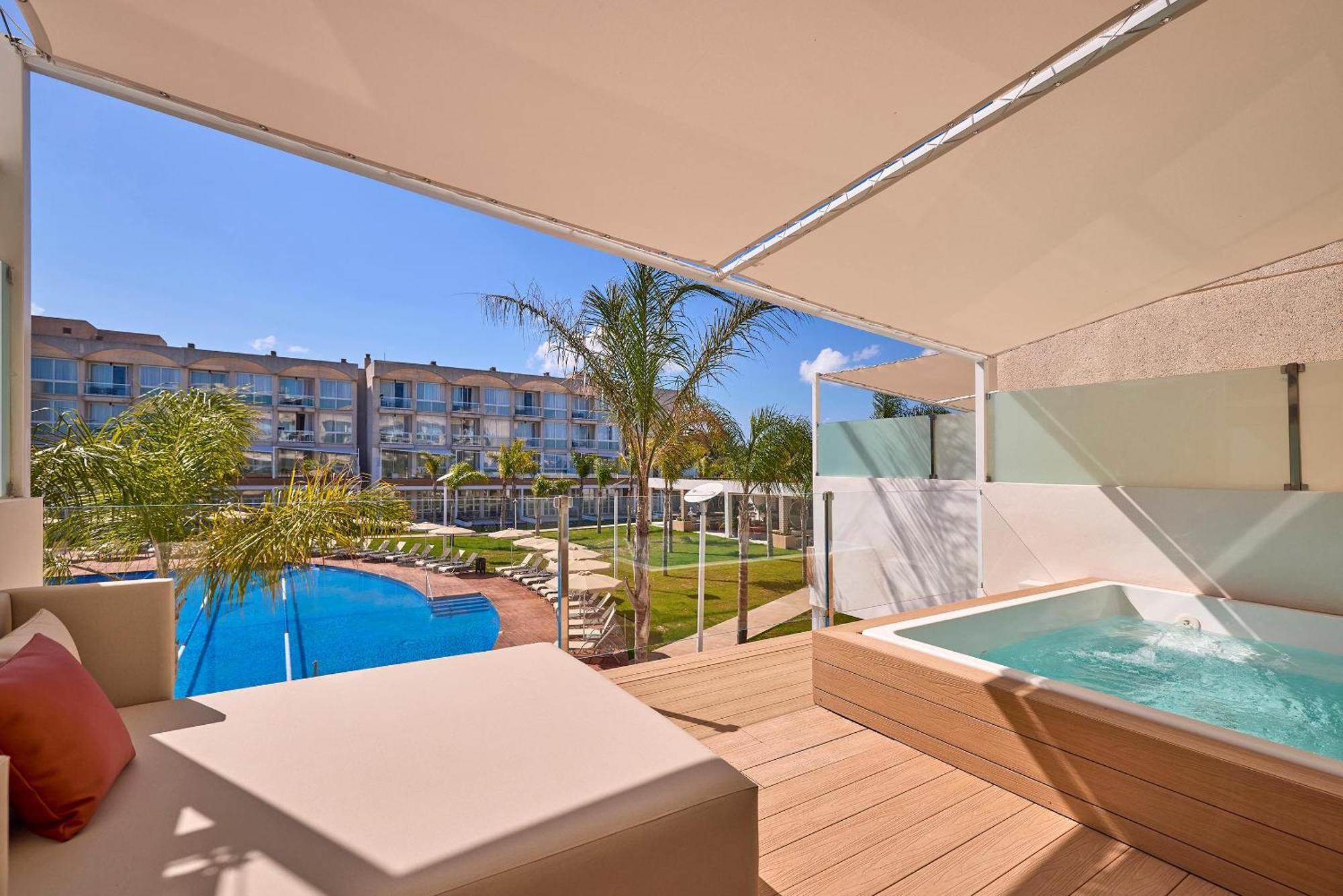 Junior Suite Private Terrace Plunge Pool,1666643600:JPEG