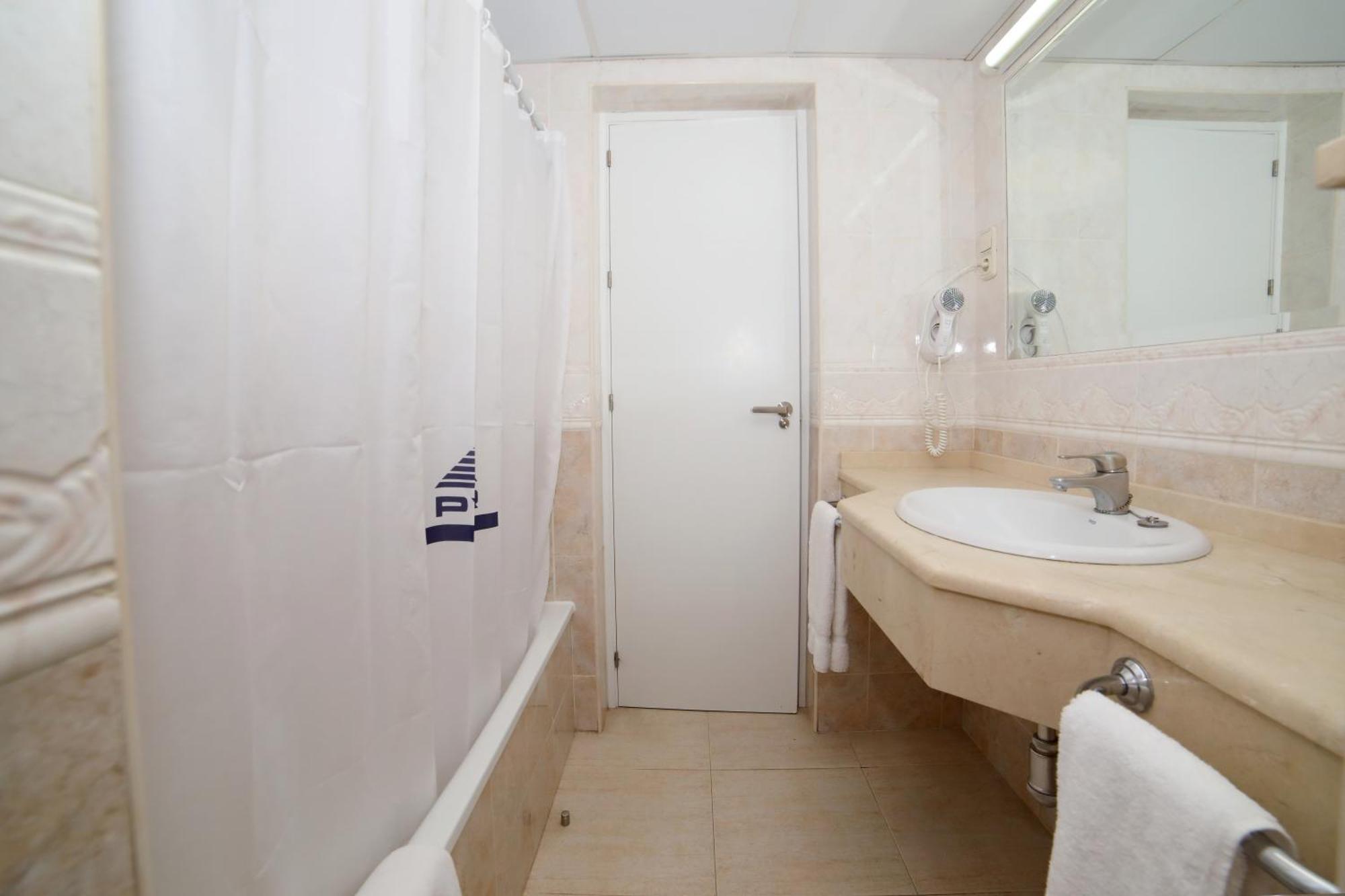 One-Bedroom Apartment Sea View Terrace,1669007529:JPEG