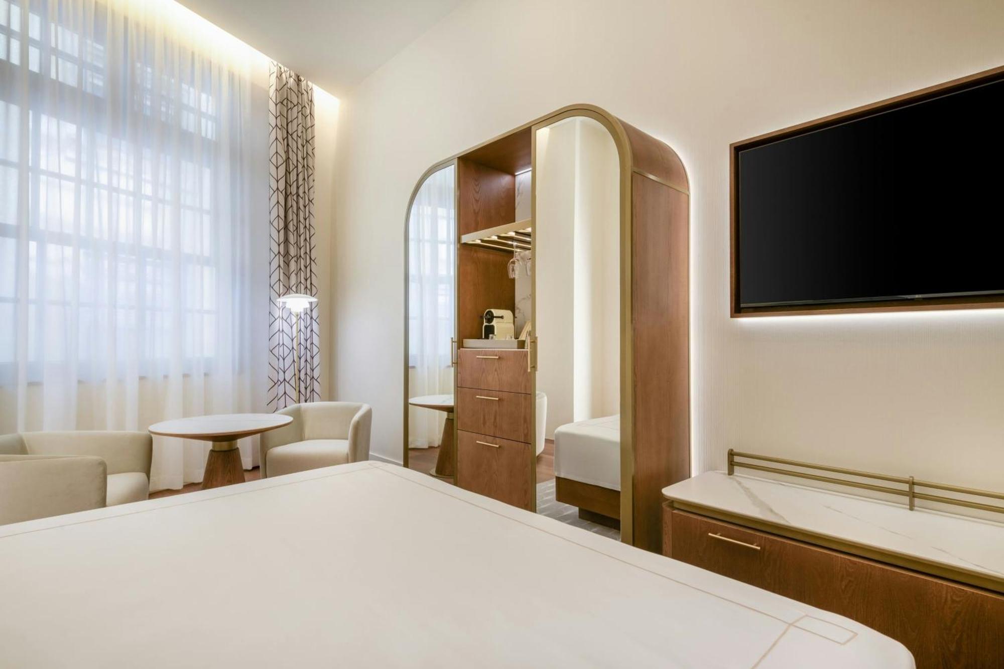 Centenari Deluxe King Room