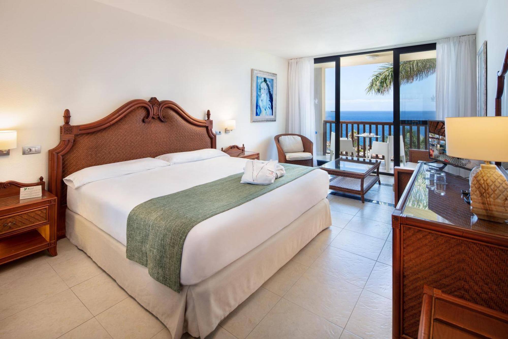 Suite with Sea View,1431792142:JPEG
