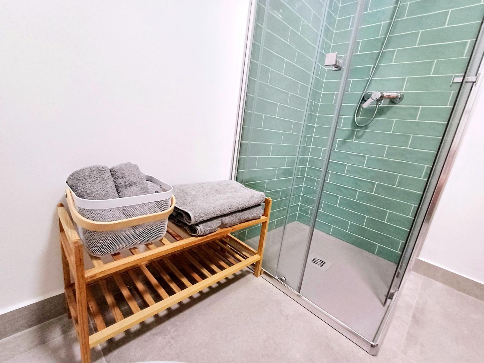 Camera Matrimoniale con Bagno in Comune