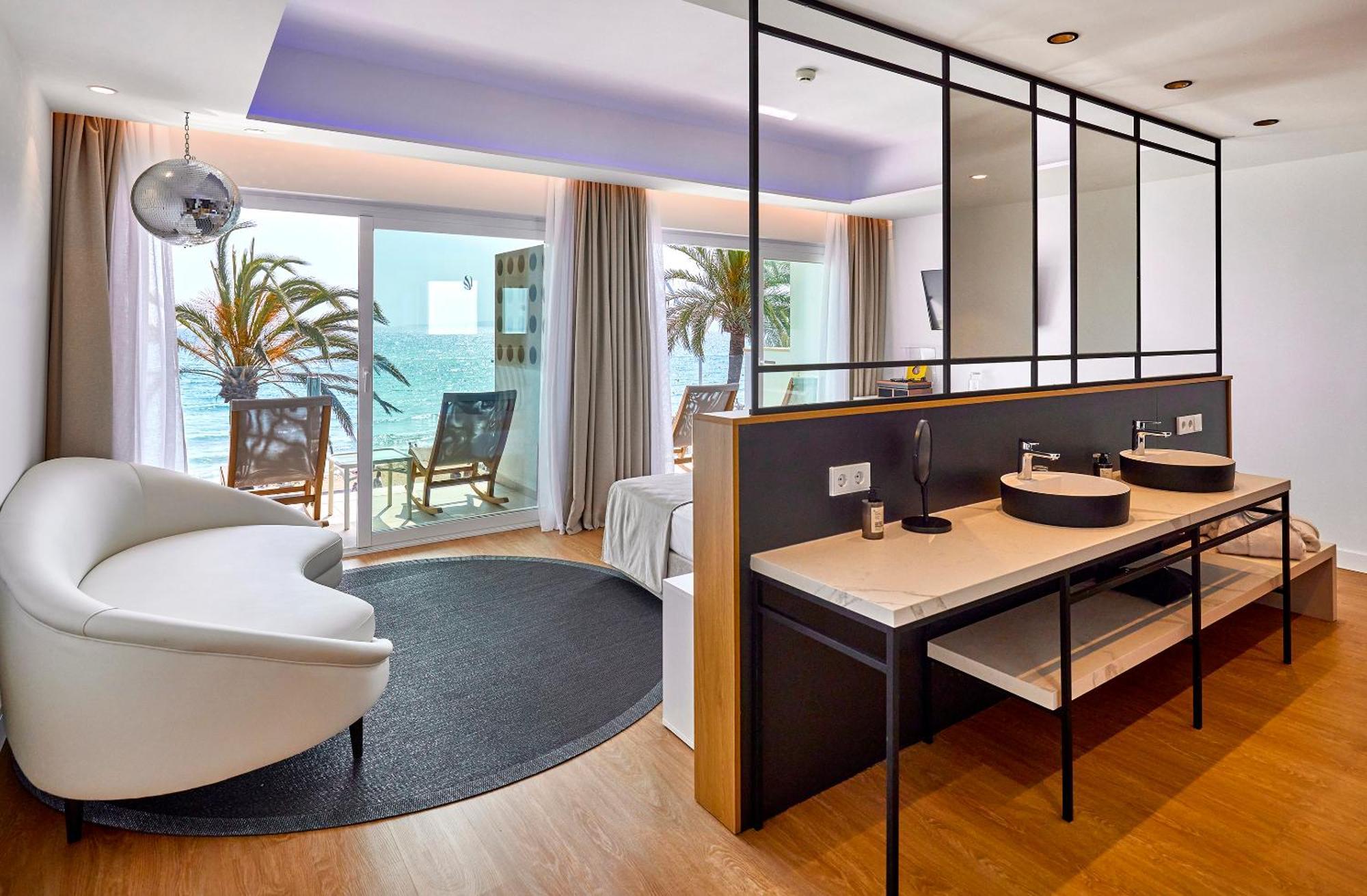 Junior Suite Front Sea View,1681719846:JPEG
