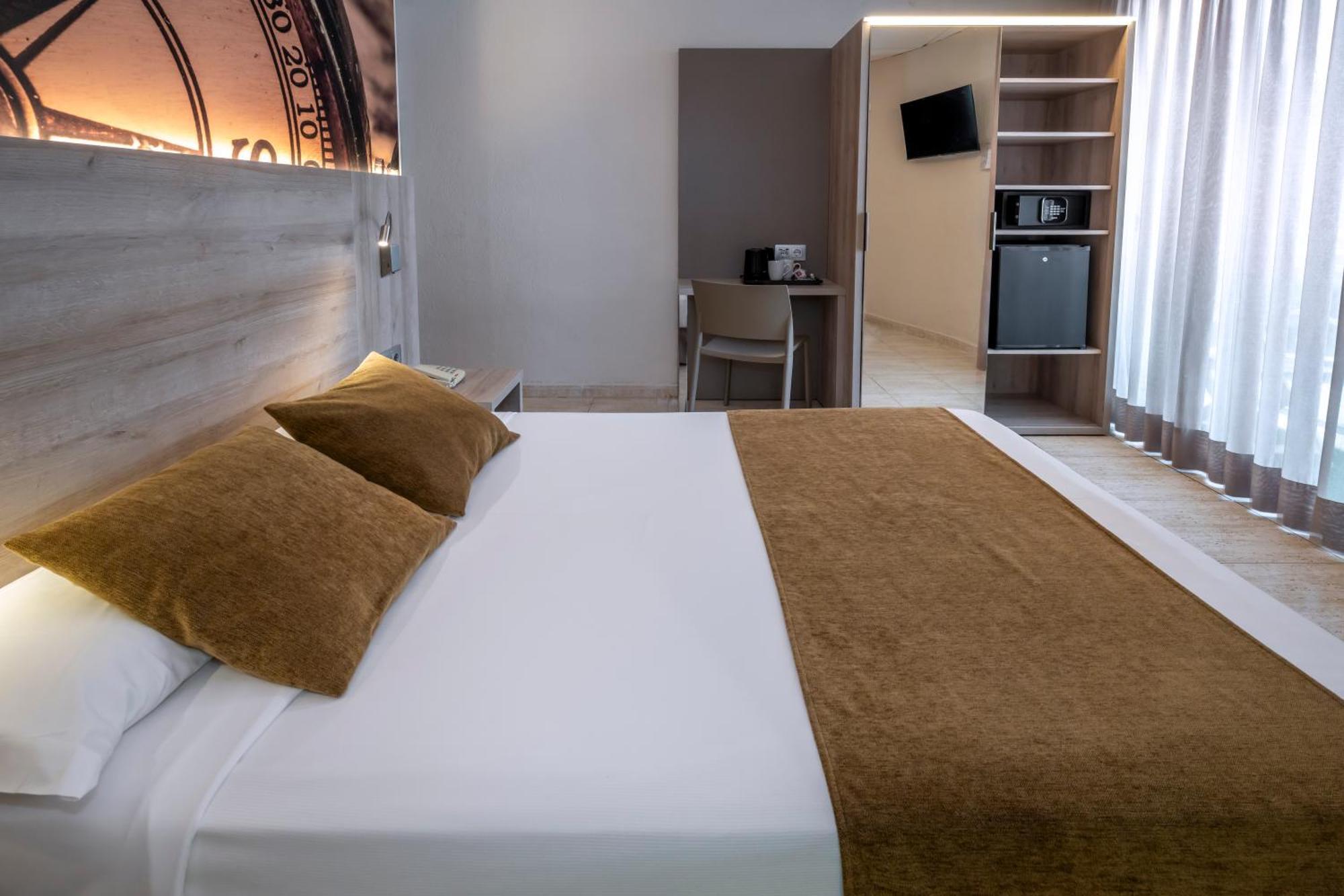 Double or Twin Room Sea View