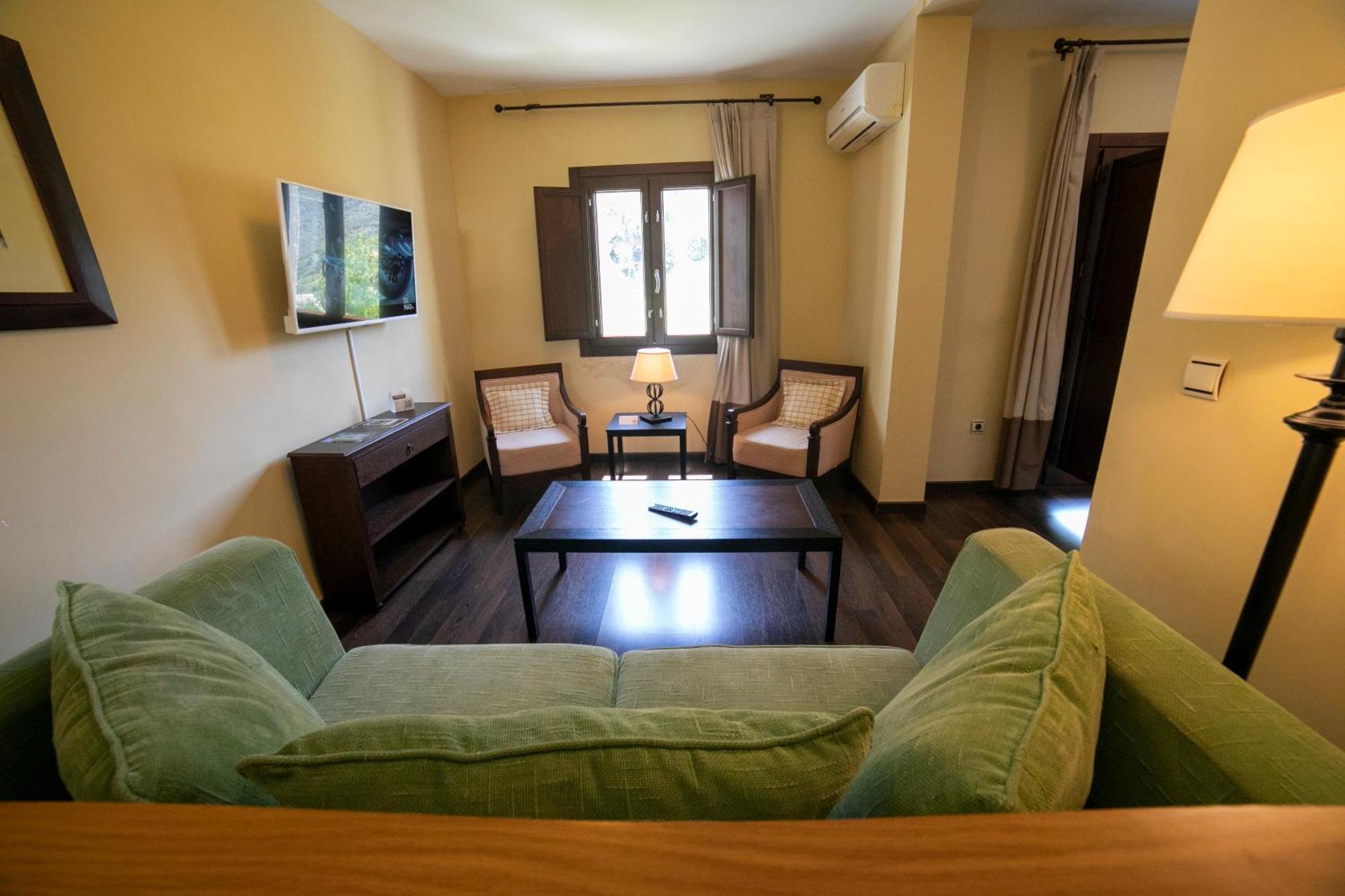 Deluxe Family Suite,1687461705:JPEG