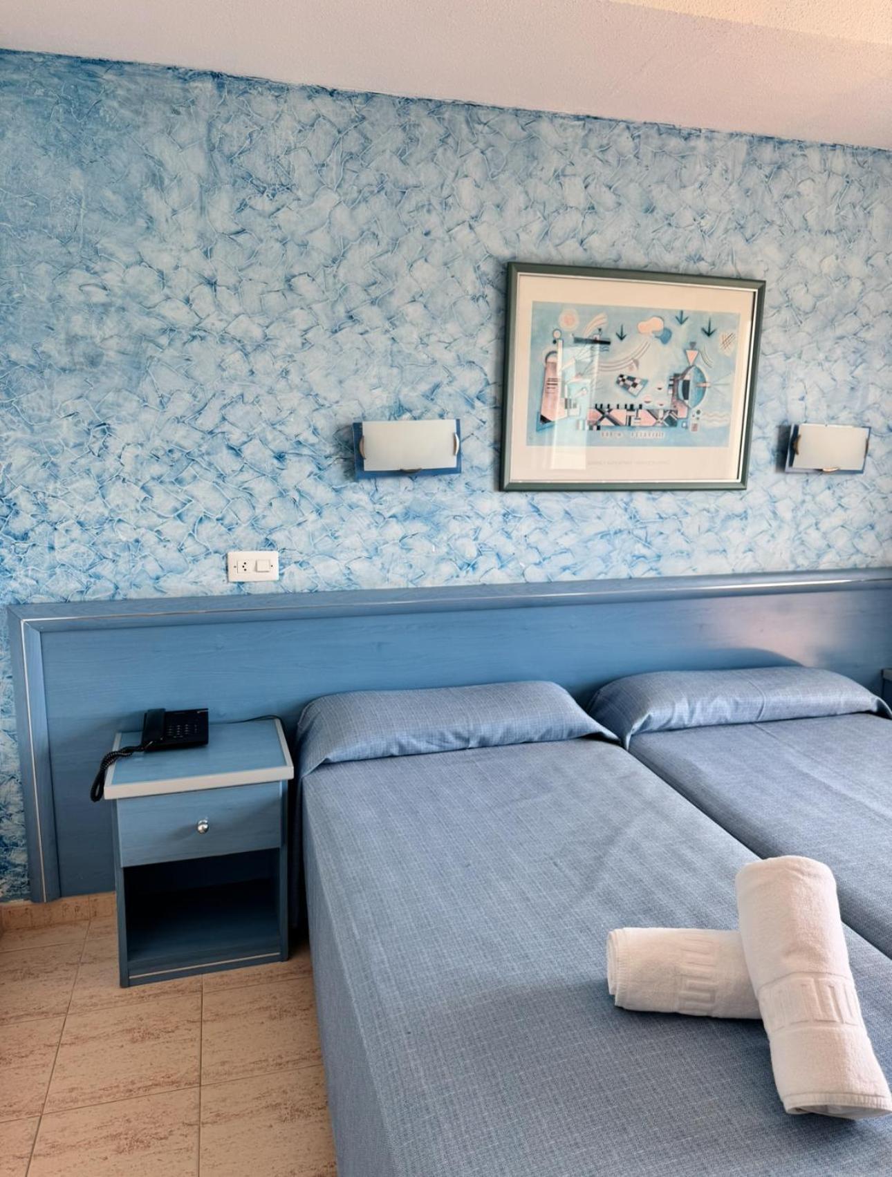 Twin Room,1689831649:JPEG