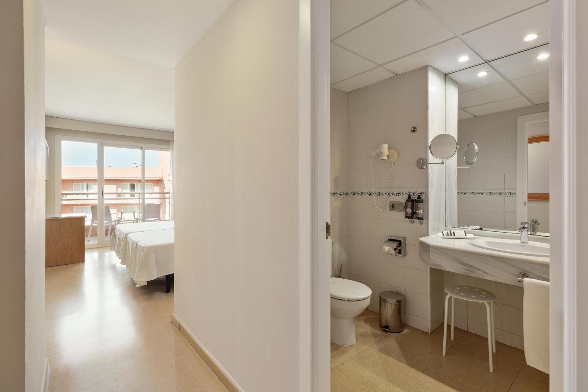 One-Bedroom Apartment (2 Adults + 1 Child),1690932875:JPEG