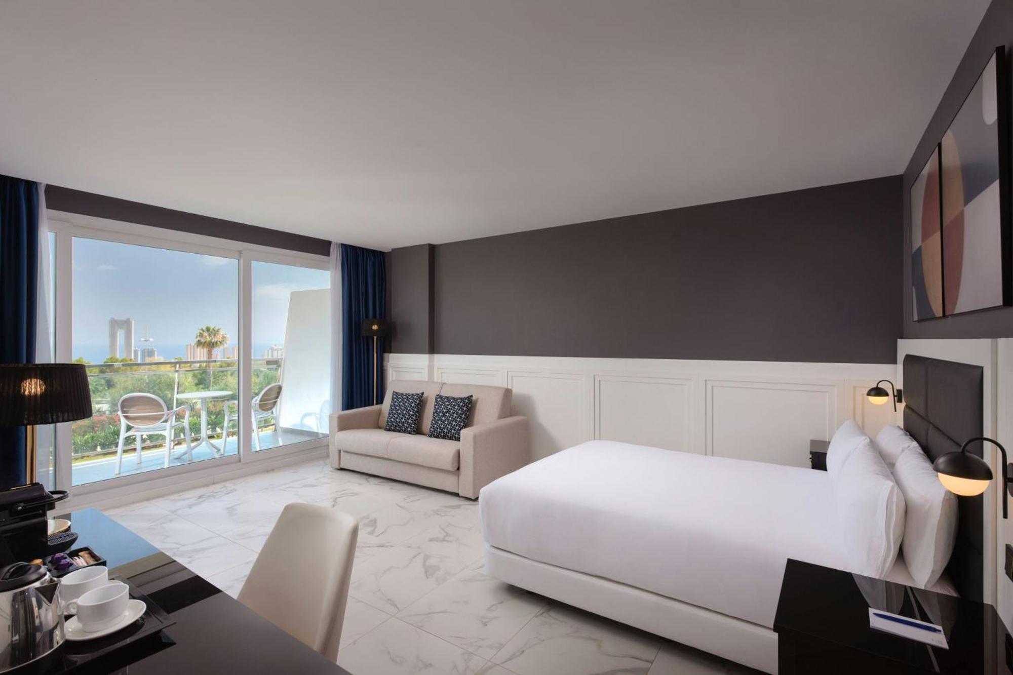 Premium Queen Room Sofa Bed Balcony Sea View