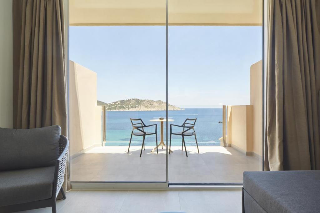 Inspire Family Room with Sea View,1695318170:JPEG