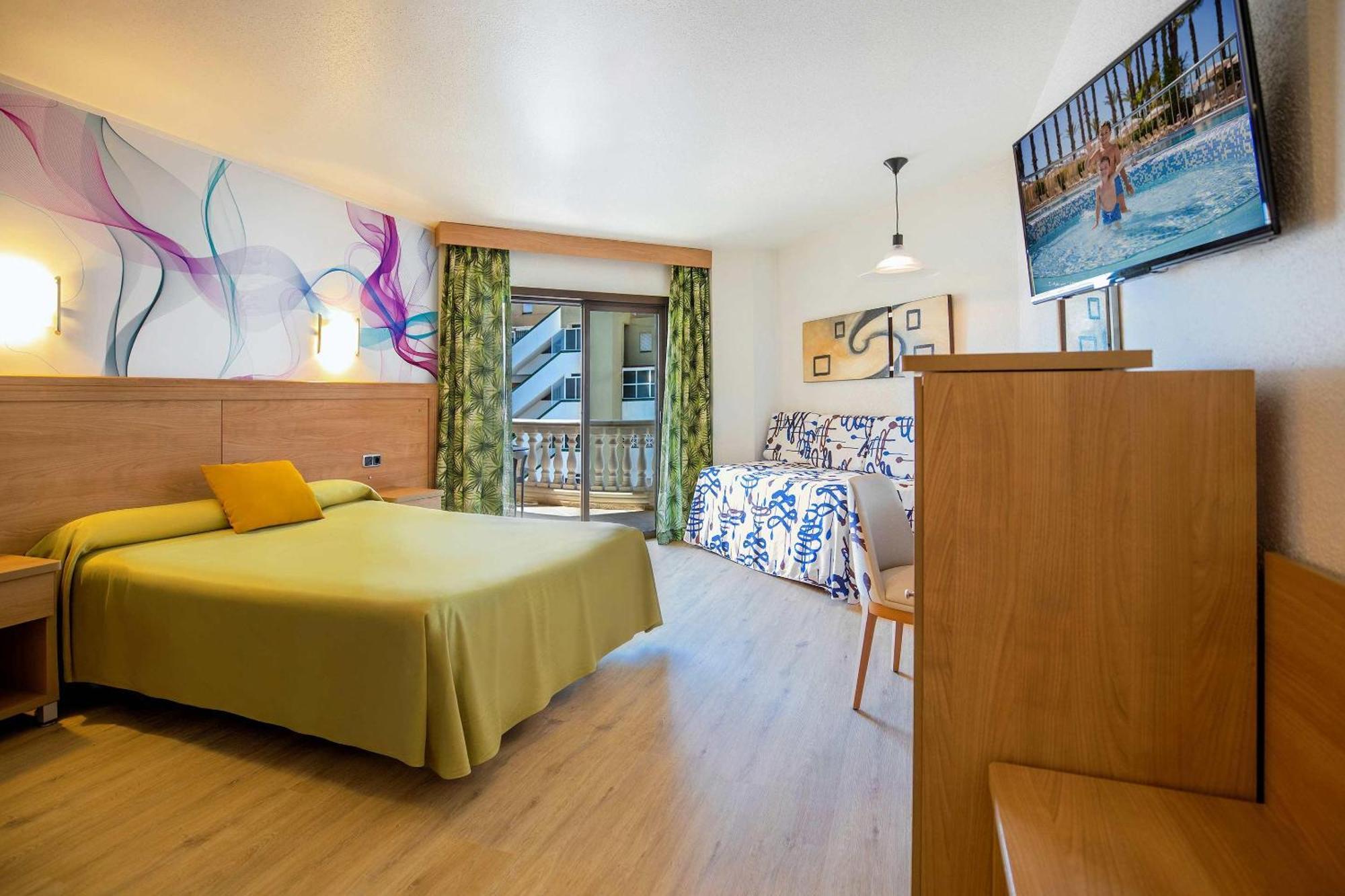 Superior Double or Twin Room Two Extra Beds,1697787655:JPEG