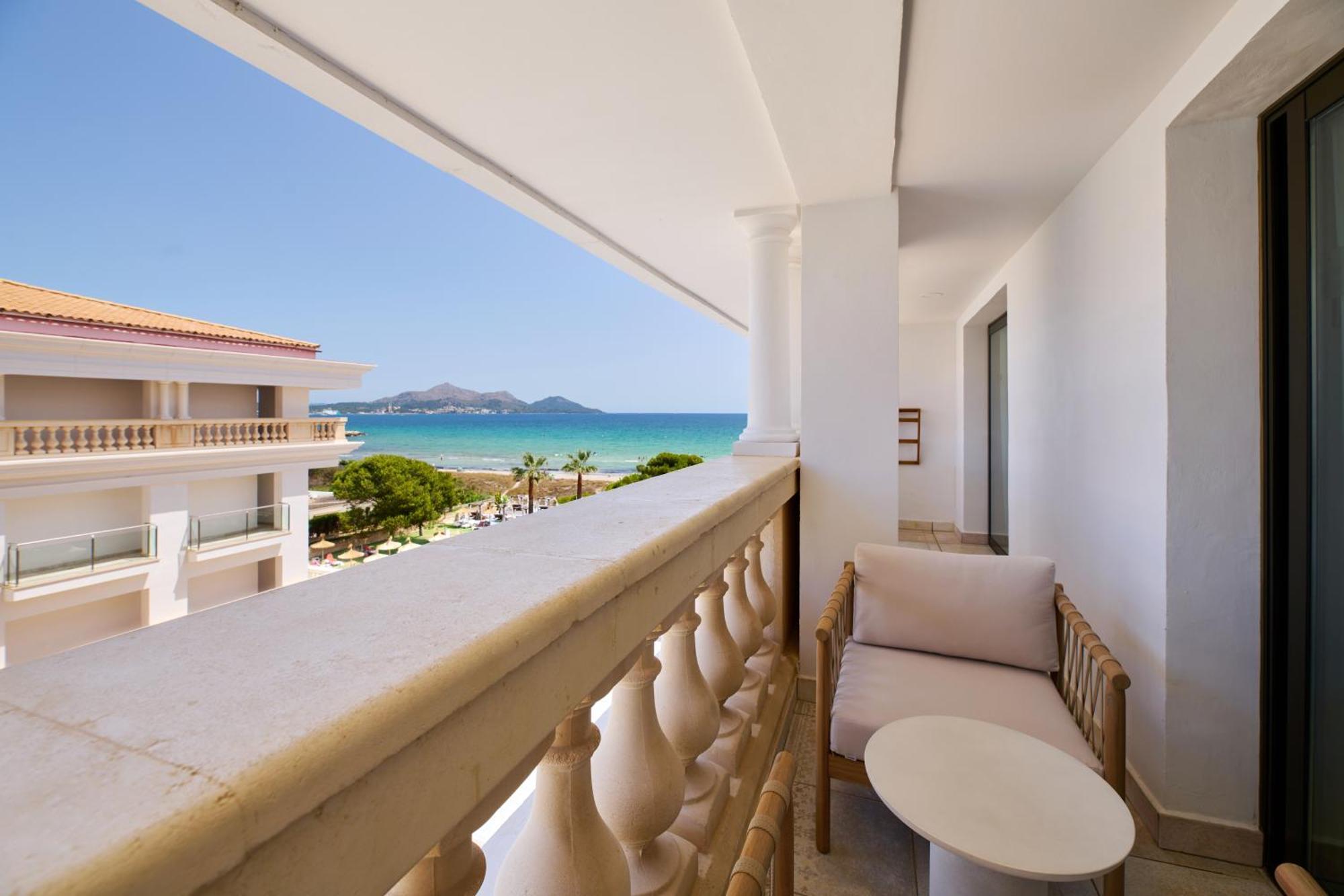 1 Bedroom Suite Partial Sea View,1697787862:JPEG
