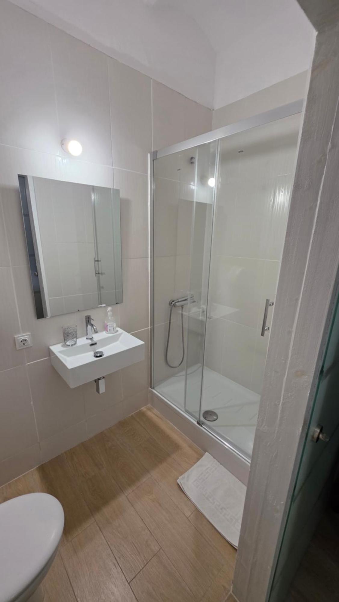 Chambre Triple avec Salle de Bains Privative