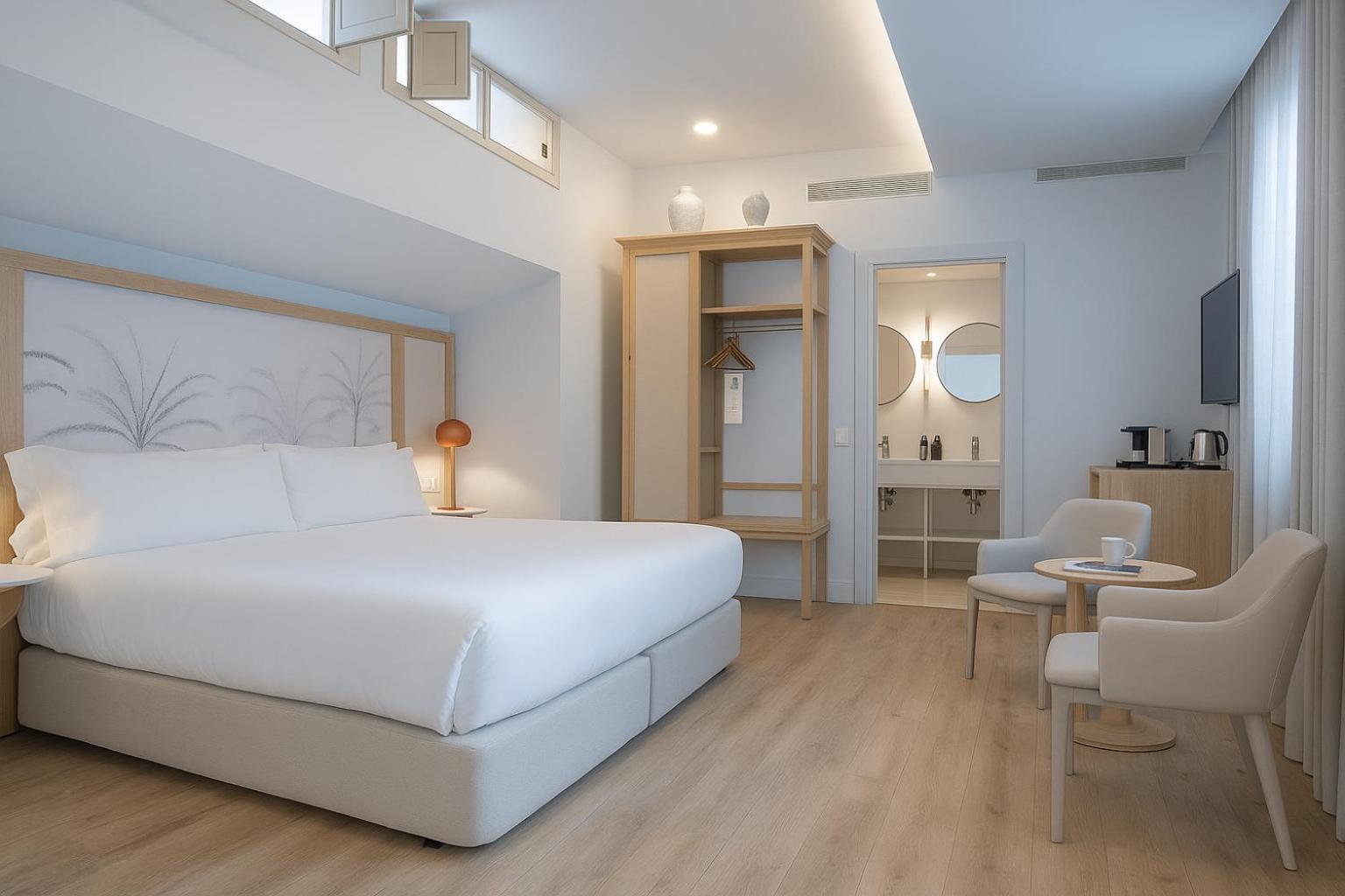 Junior Suite Bathtub