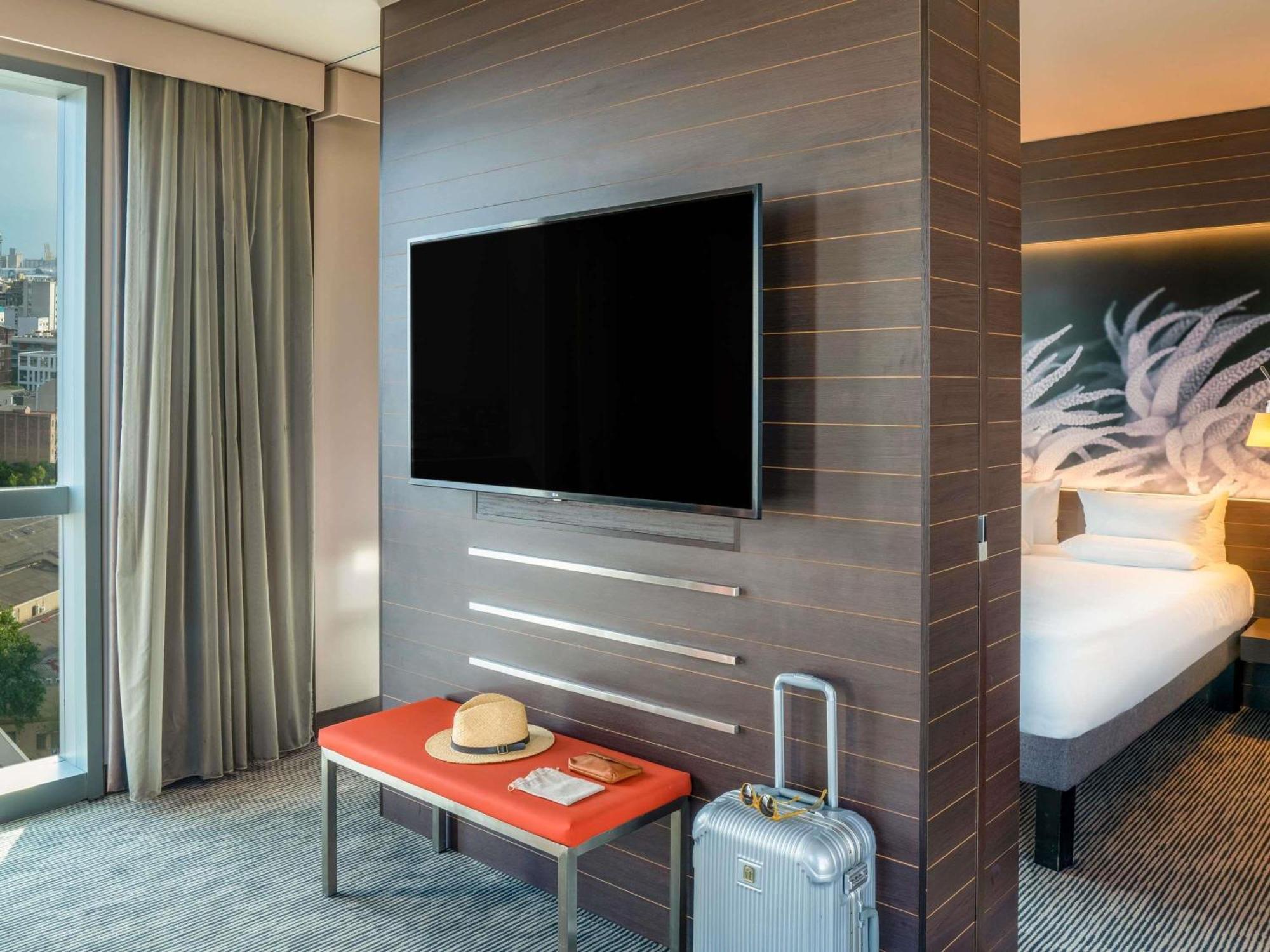 Suite,1704909711:JPEG