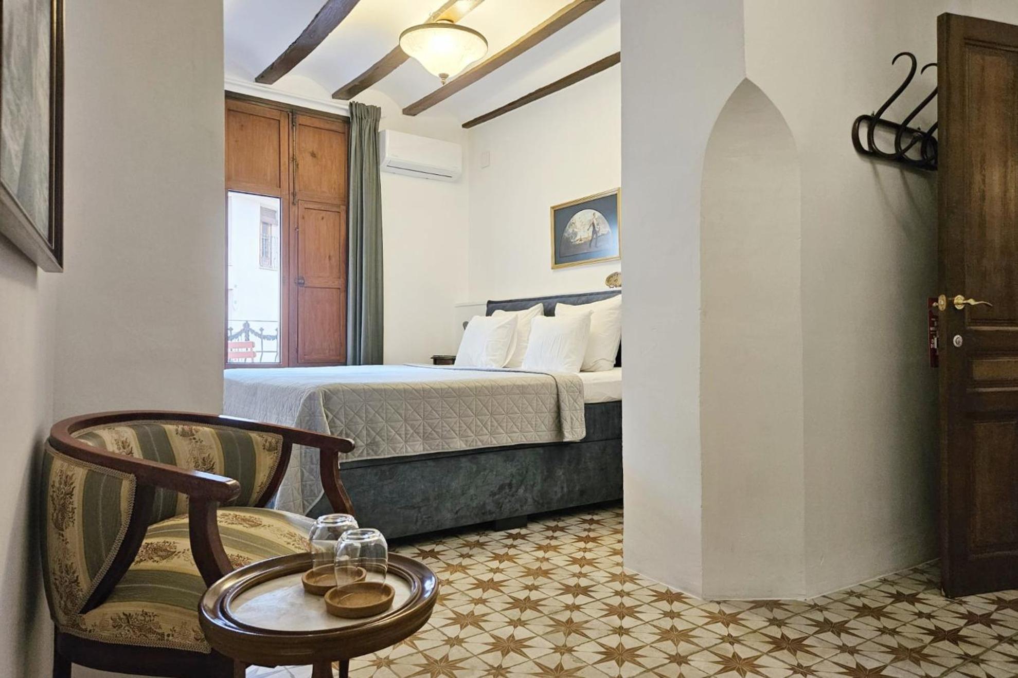 Deluxe King Room,1708478474:JPEG