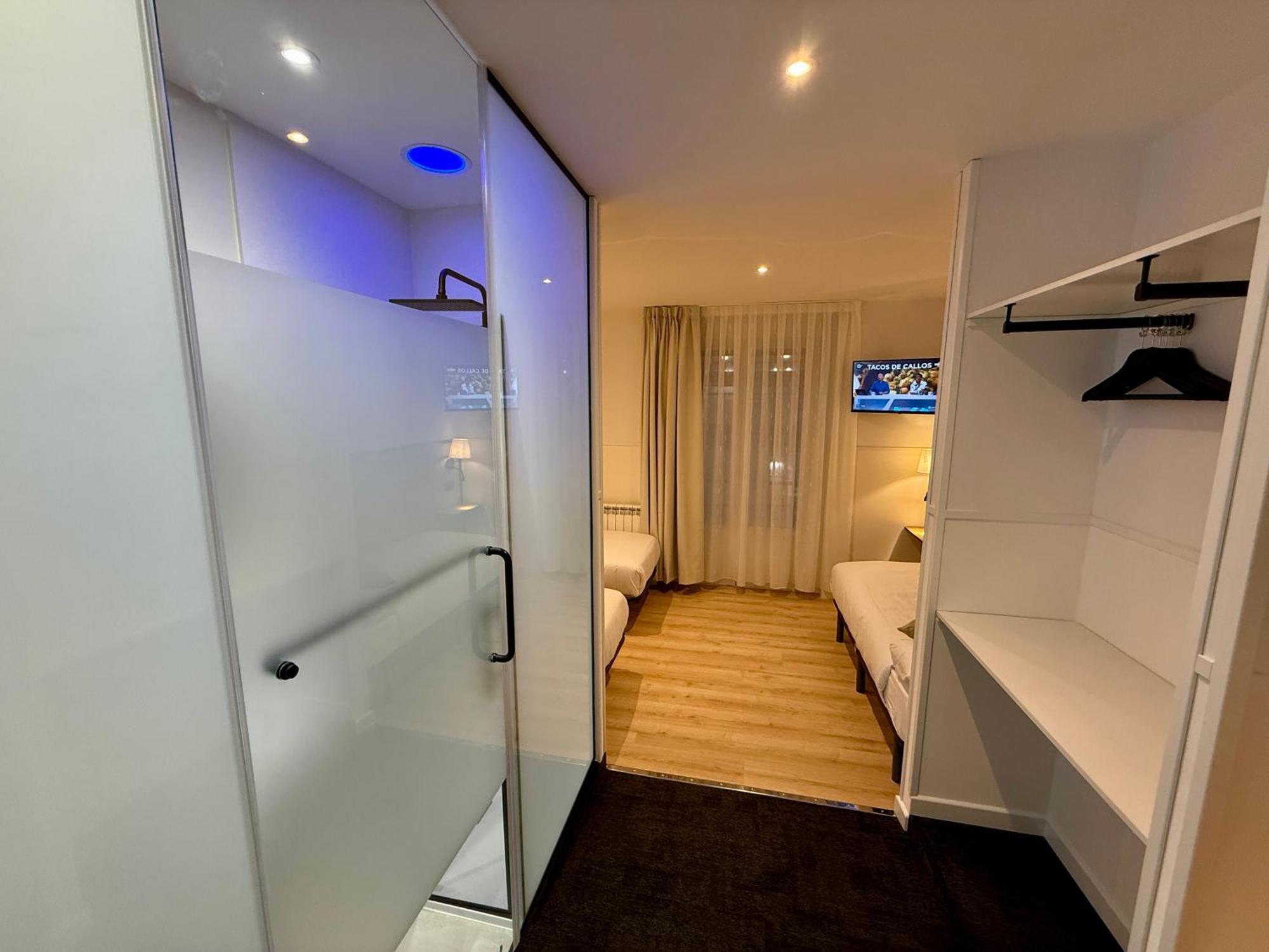 Habitación Triple con balcón y vistas