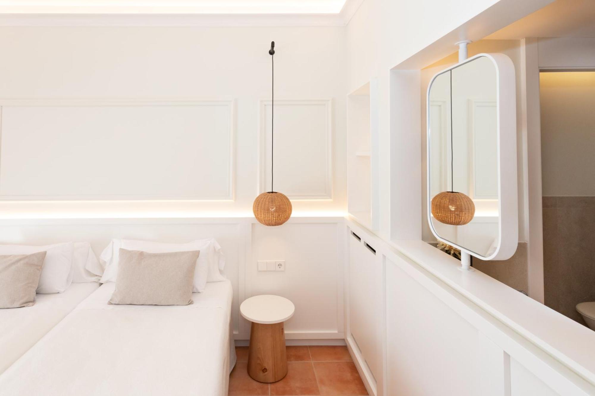 Twin Room,1722929880:JPEG