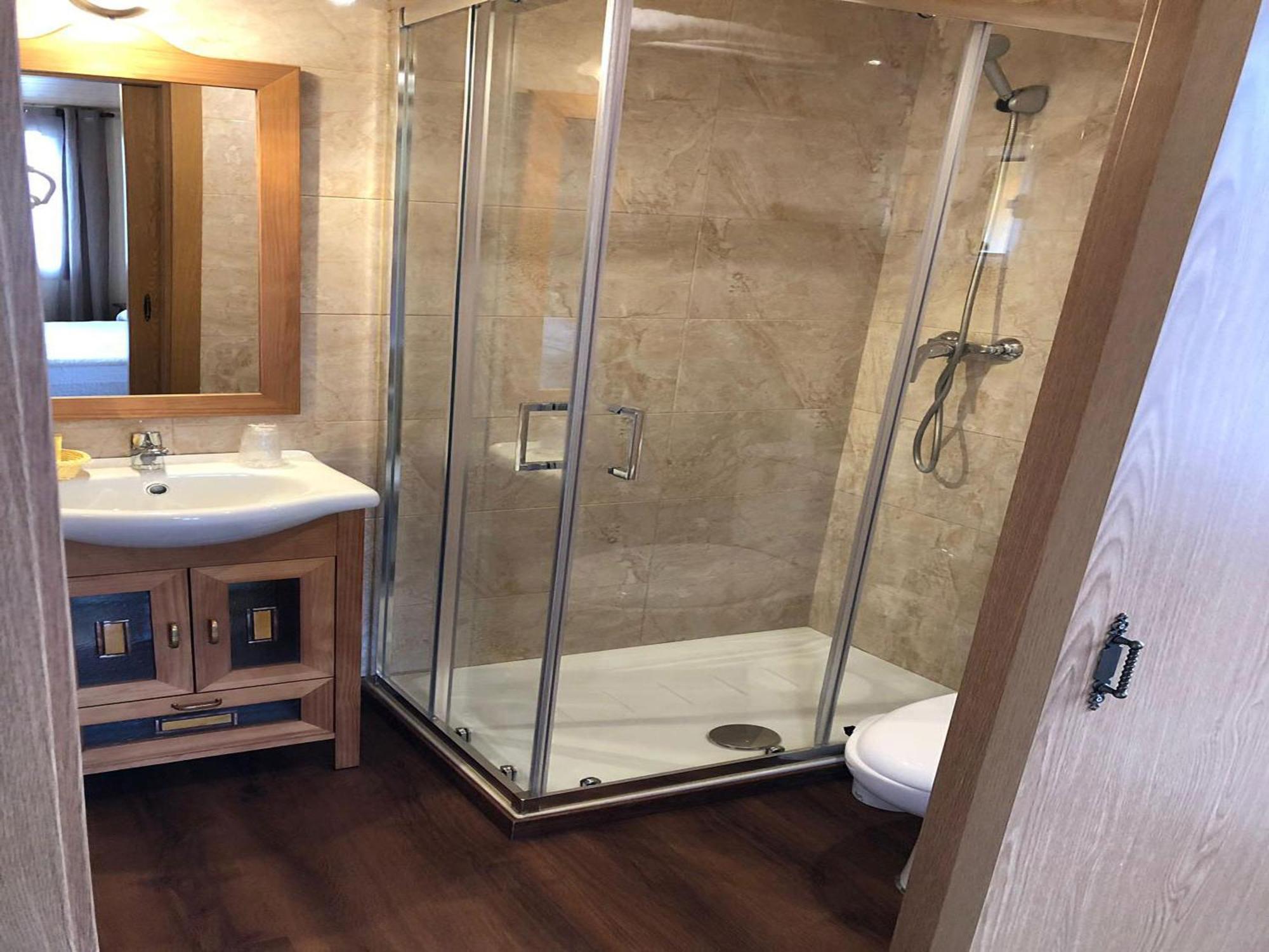 Standard Double or Twin Room,1730061228:JPEG