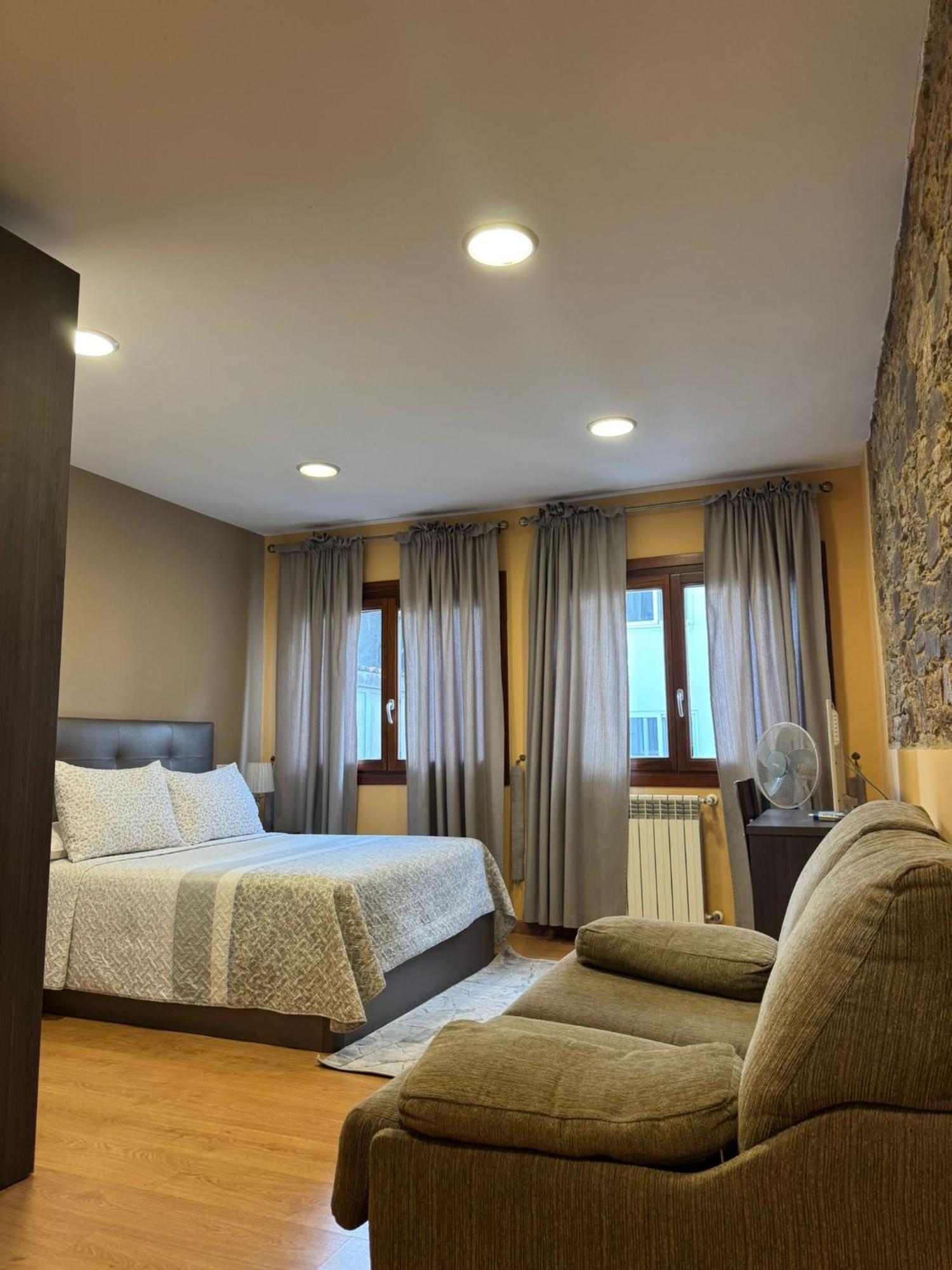 Large Double Room,1731422392:JPEG