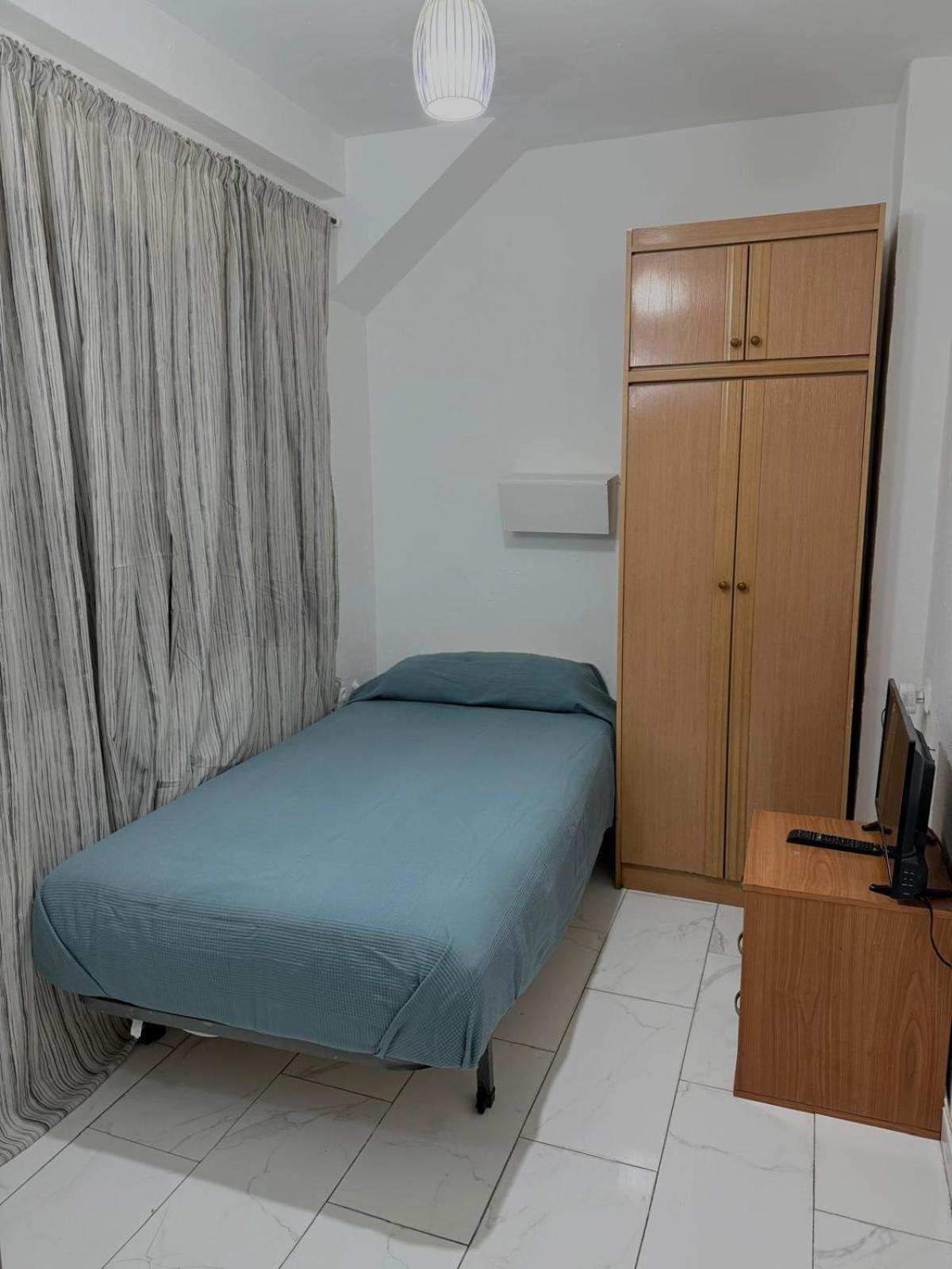 Habitación Individual Pequeña