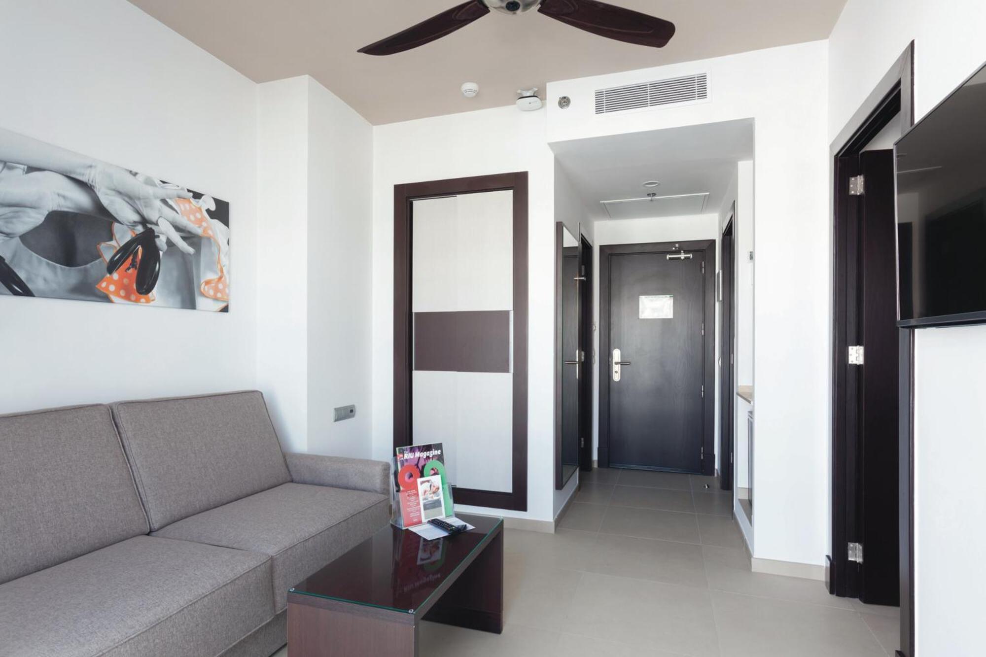 Family Room,1740678631:JPEG