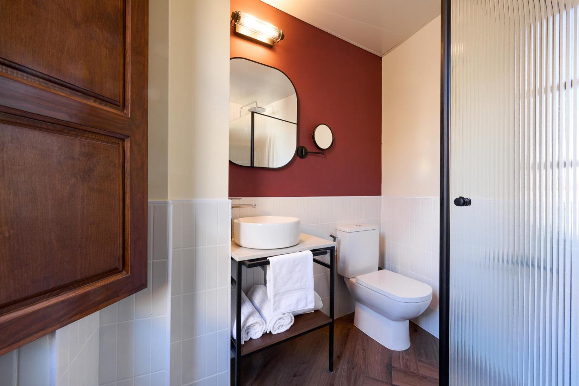 Deluxe Room,1742583504:JPEG