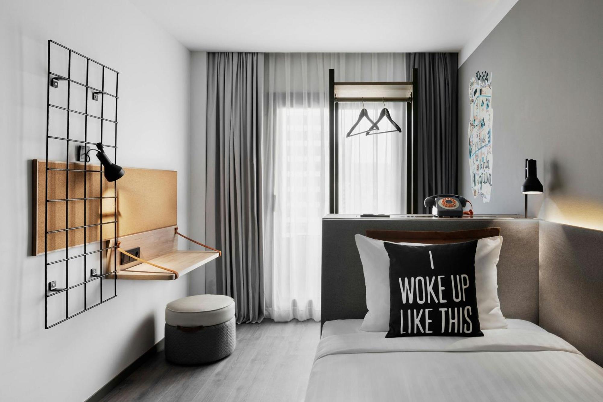Moxy Twin Room Balcony City View