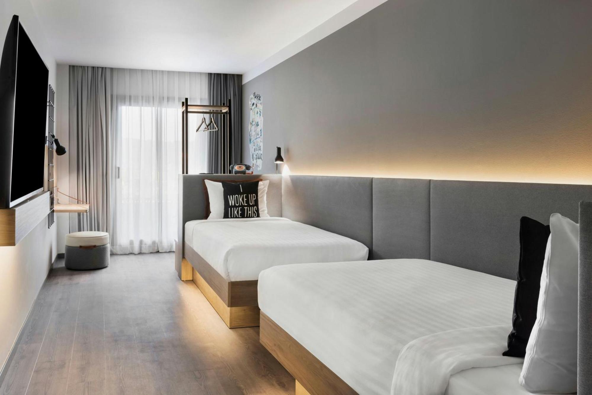 Moxy Twin Room Balcony City View