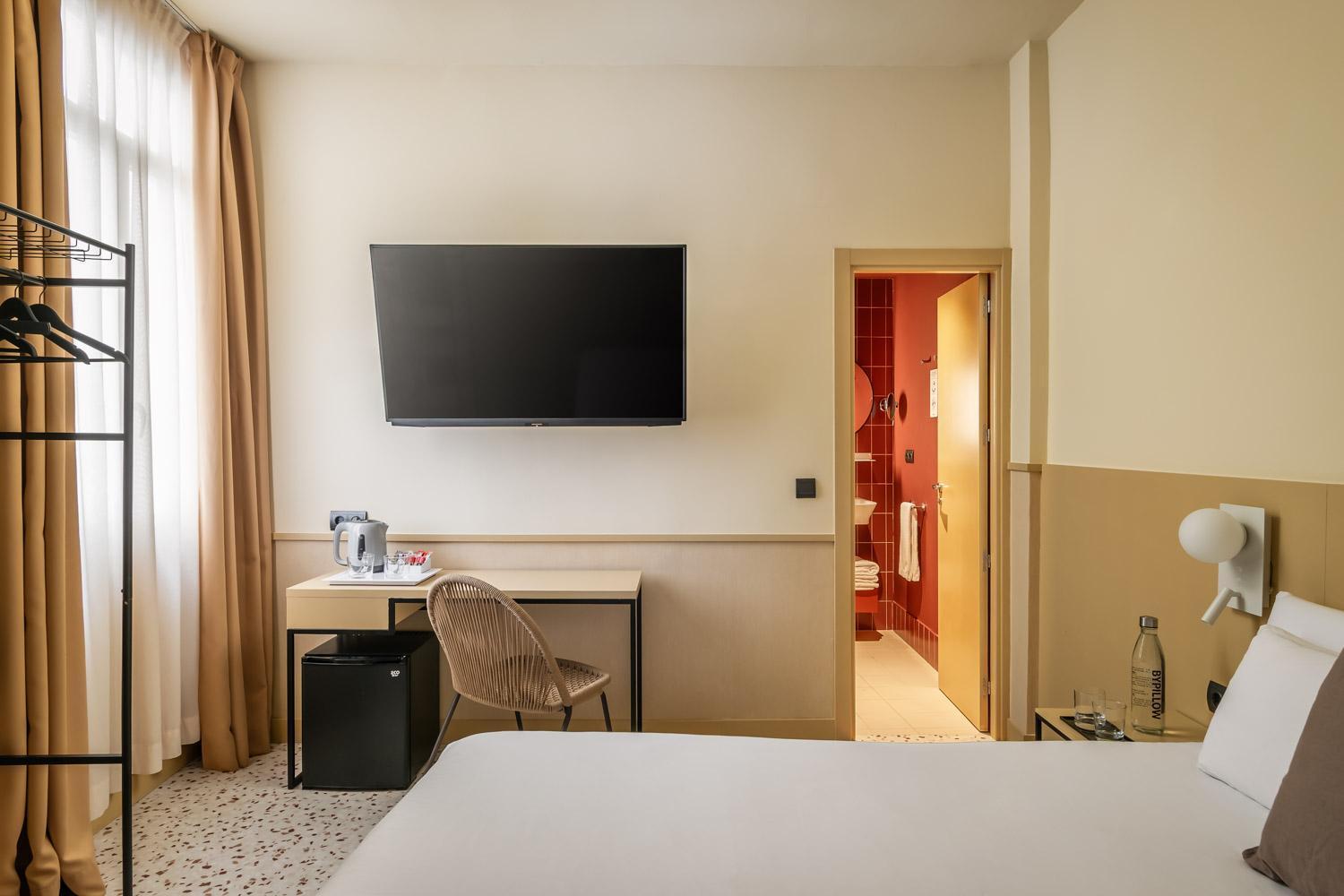 Twin Room,1742957320:JPEG