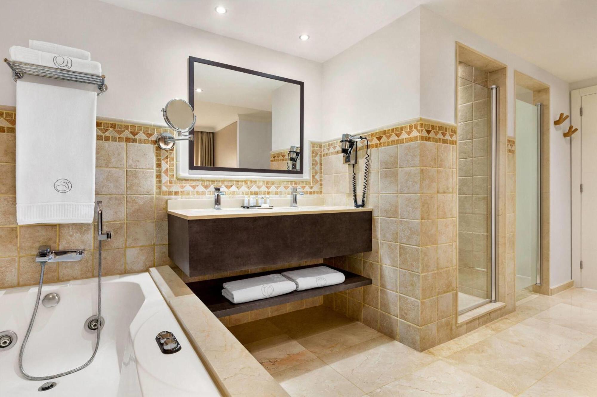 Apartamento Luxury de 2 dormitorios con bañera de hidromasaje y vistas al mar