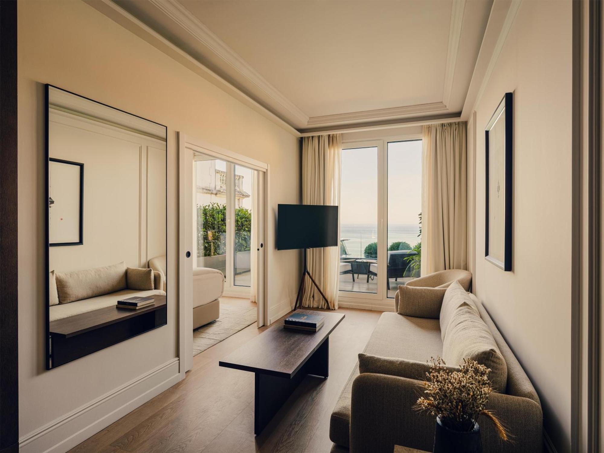 Yuhi Suite