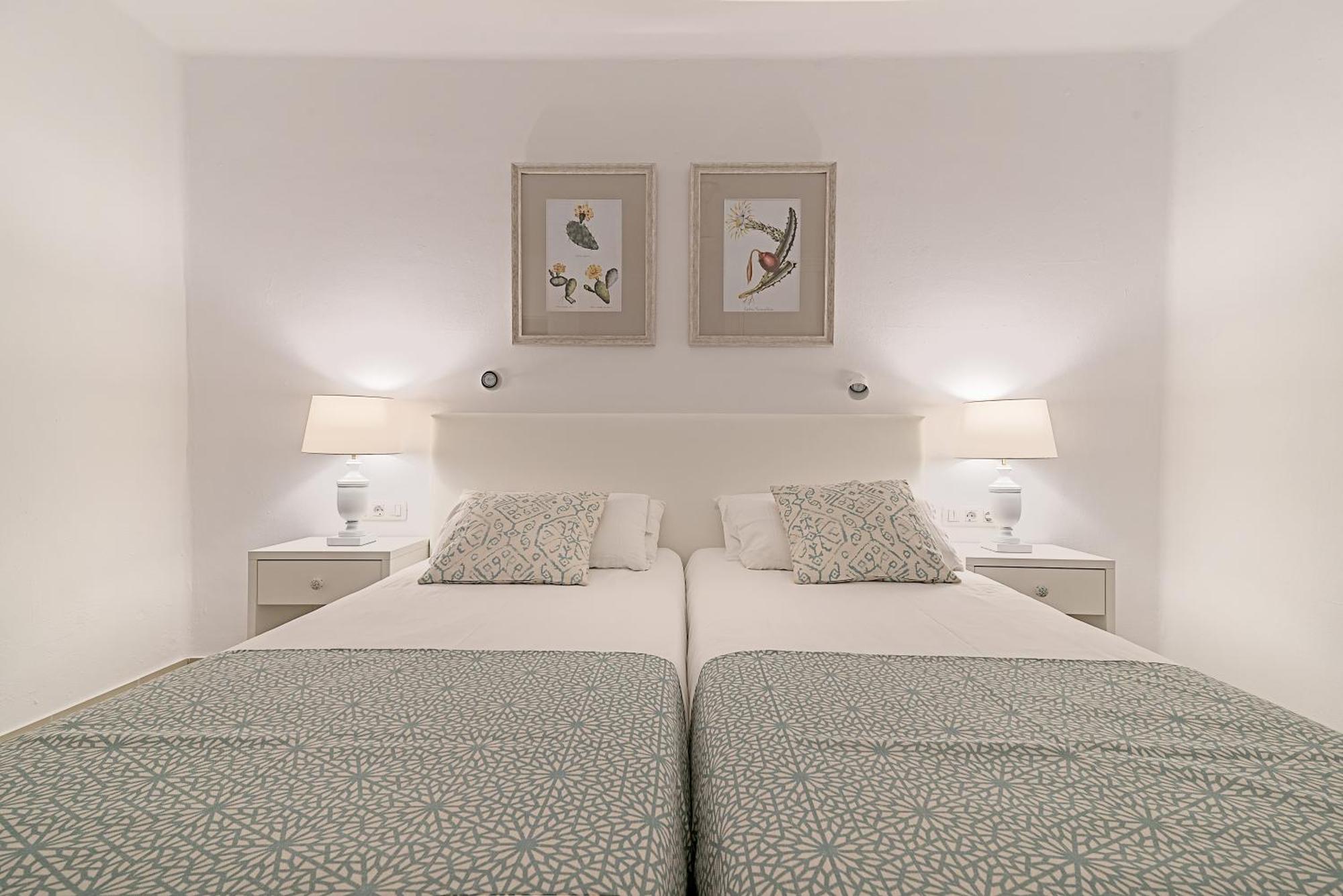 One-Bedroom Apartment,1272560419:JPEG