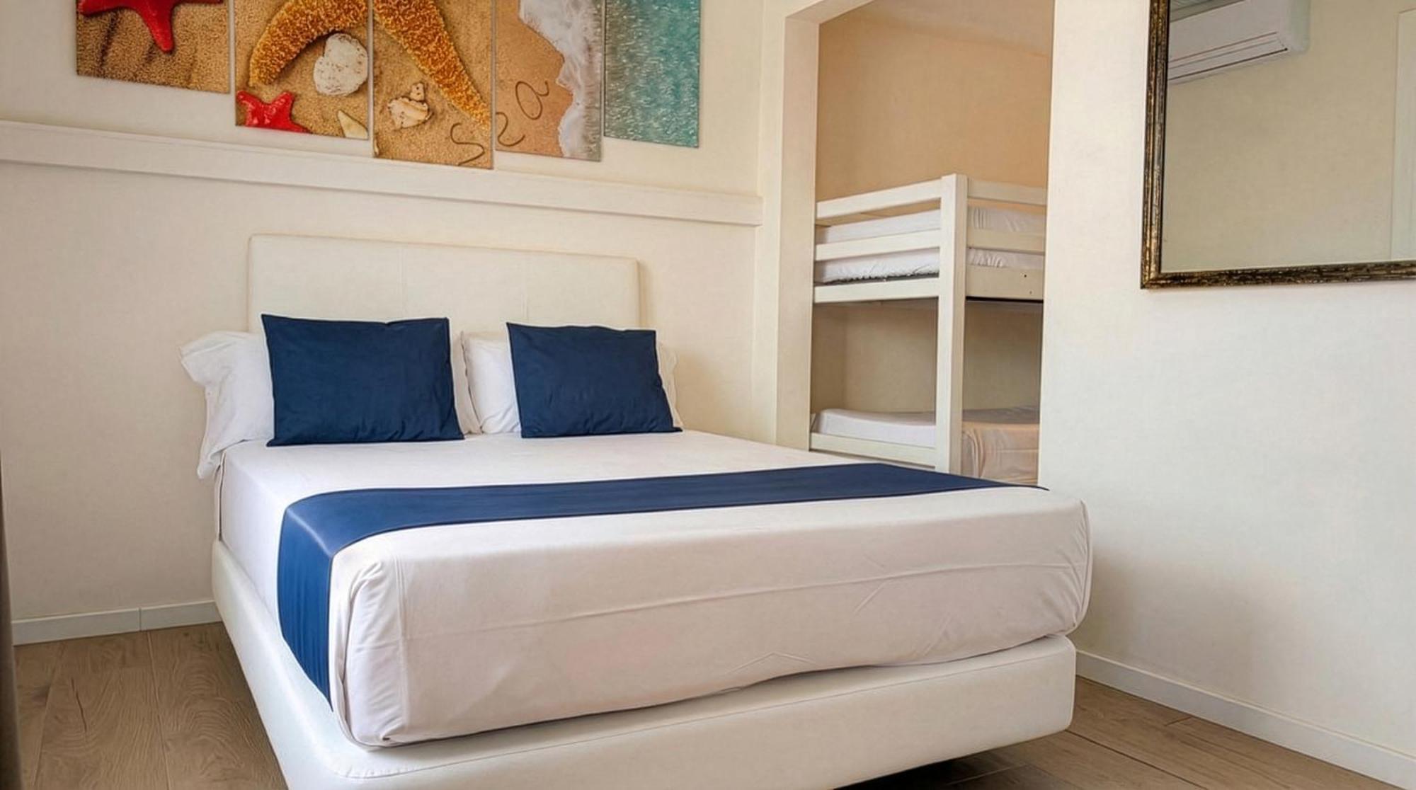 Habitación Cuádruple con balcón