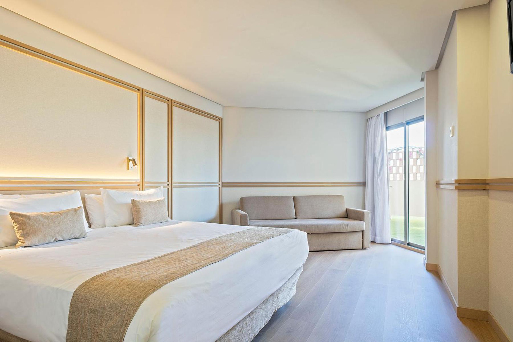 Suite Junior - Vue Latérale sur Mer (4 Adultes)