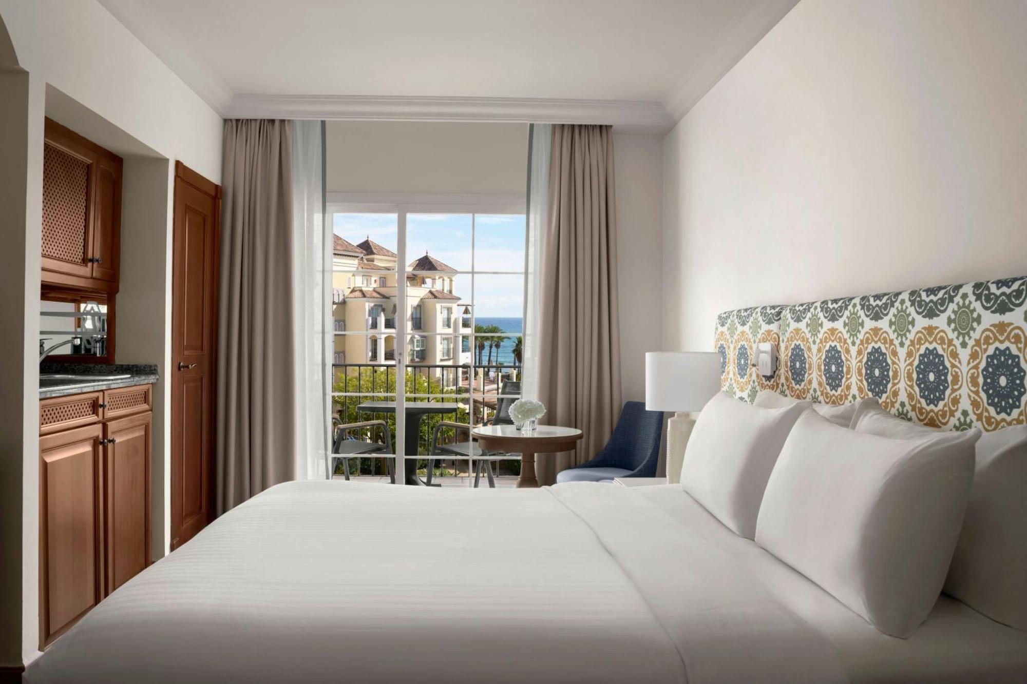 Small Twin Room with View,1758317747:JPEG