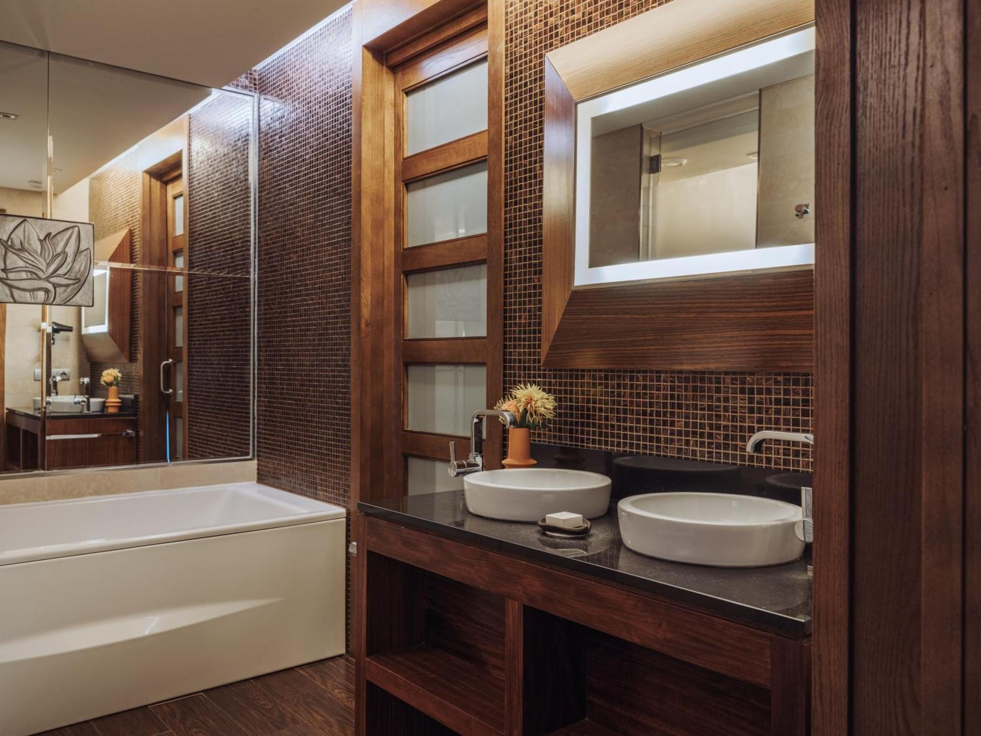 RedLevel Junior Suite Large Terrace and Hot Tub,1758549643:JPEG