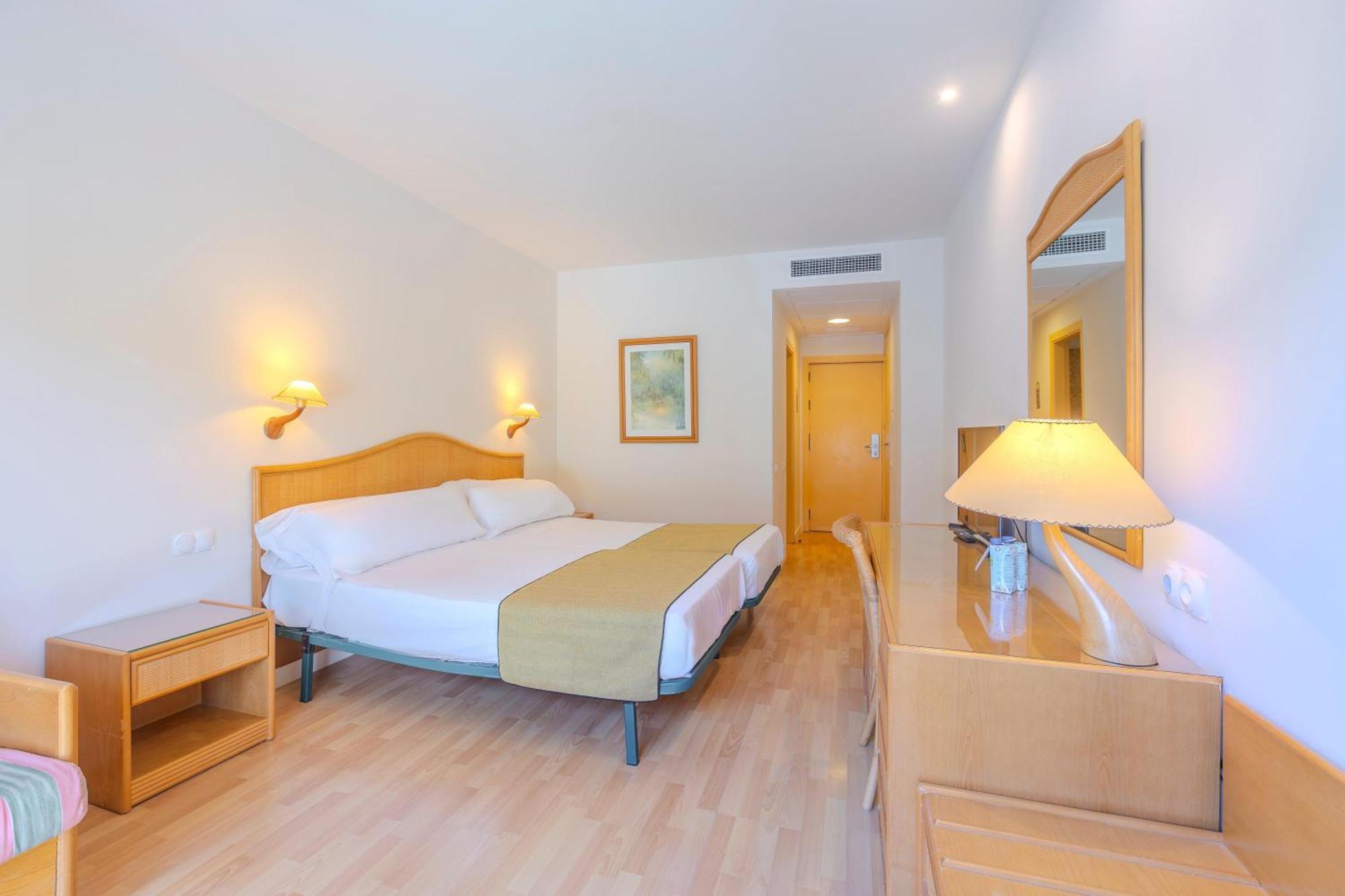 Triple Room,1758637015:JPEG