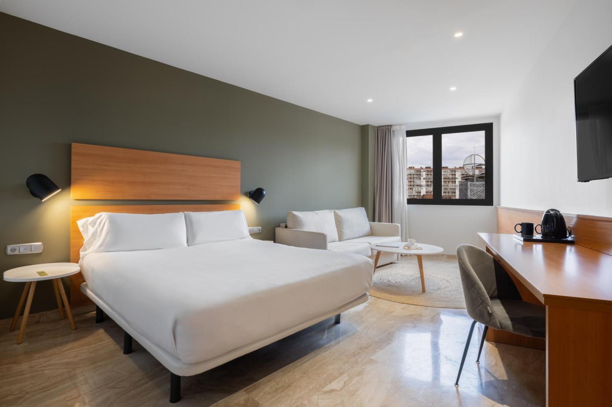 Quadruple Room,1765150479:JPEG