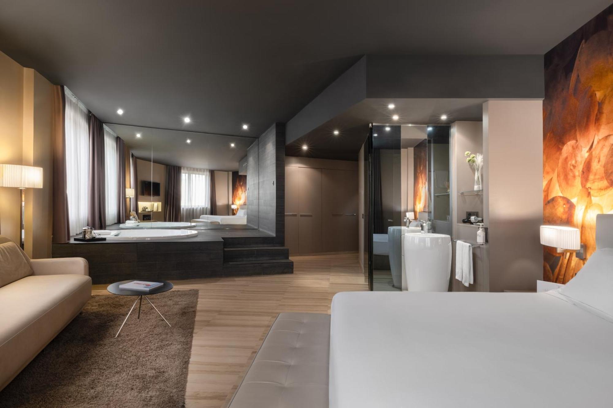 Suite Spa Bath,1765150477:JPEG