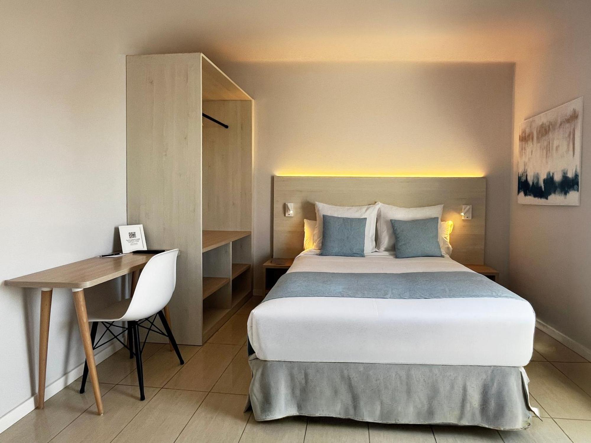 Double Room Balcony Extra Bed