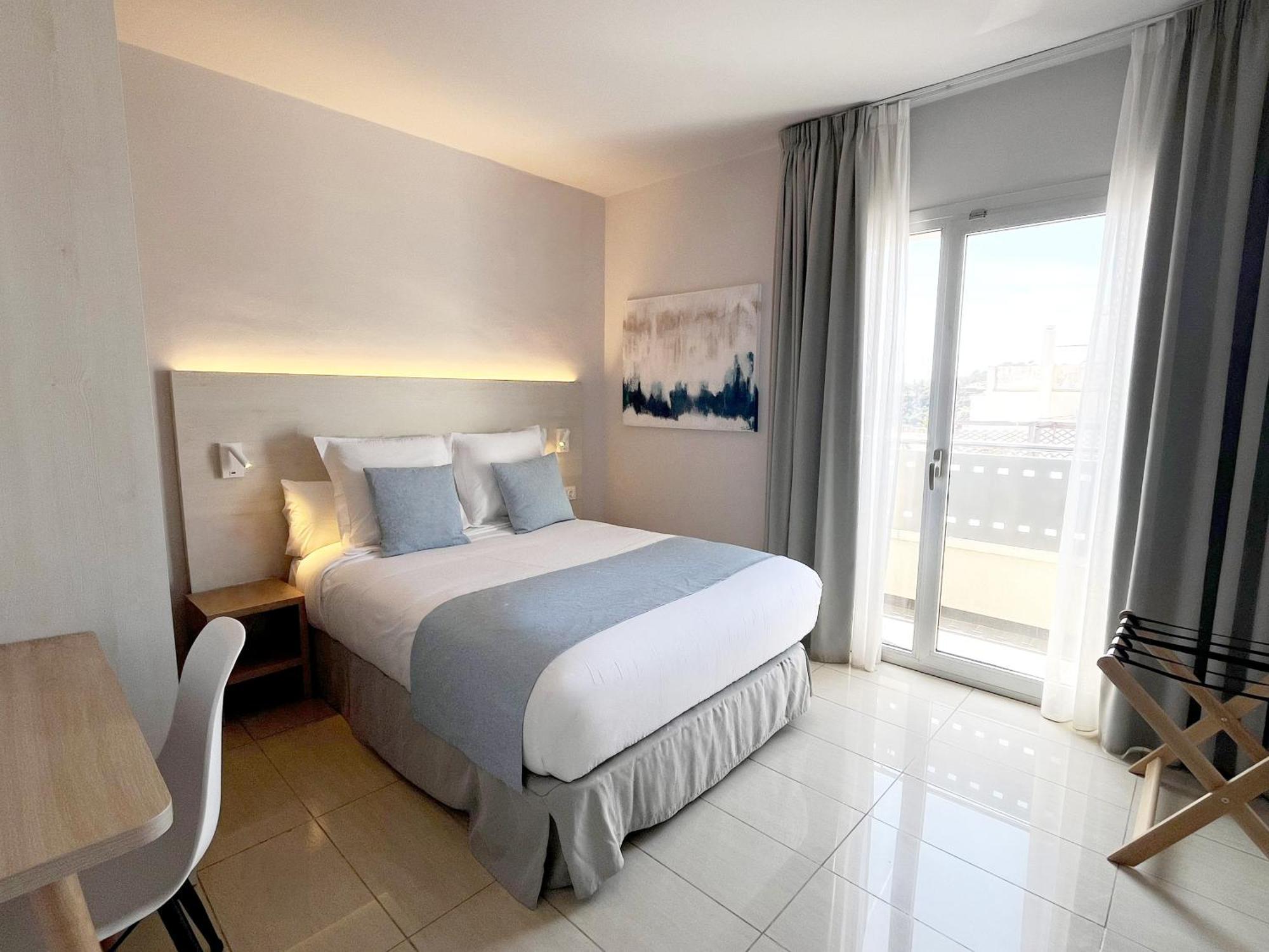 Double Room Balcony Extra Bed
