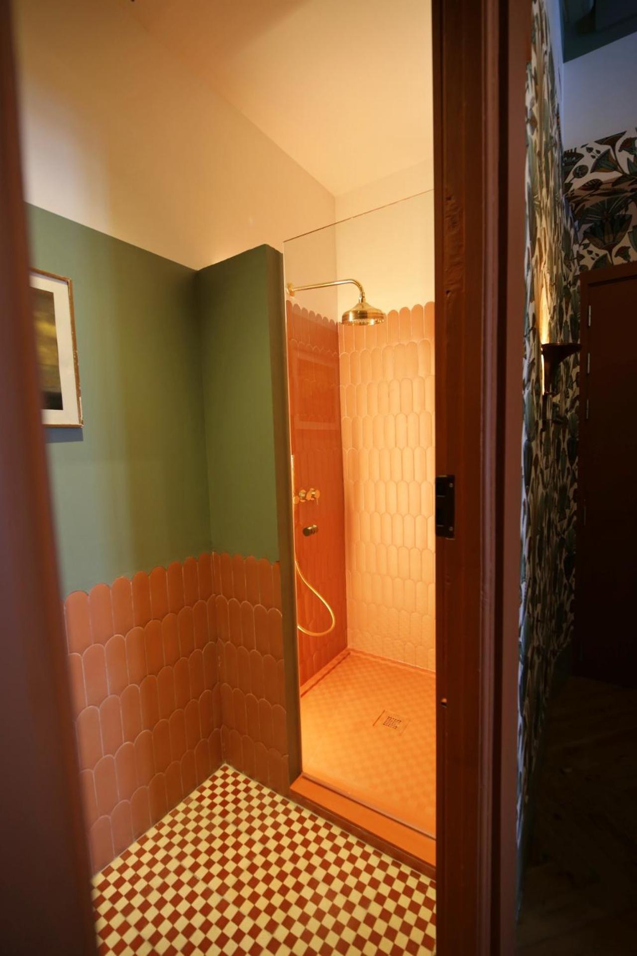 Habitación Doble con balcón (2 adultos + 1 niño)