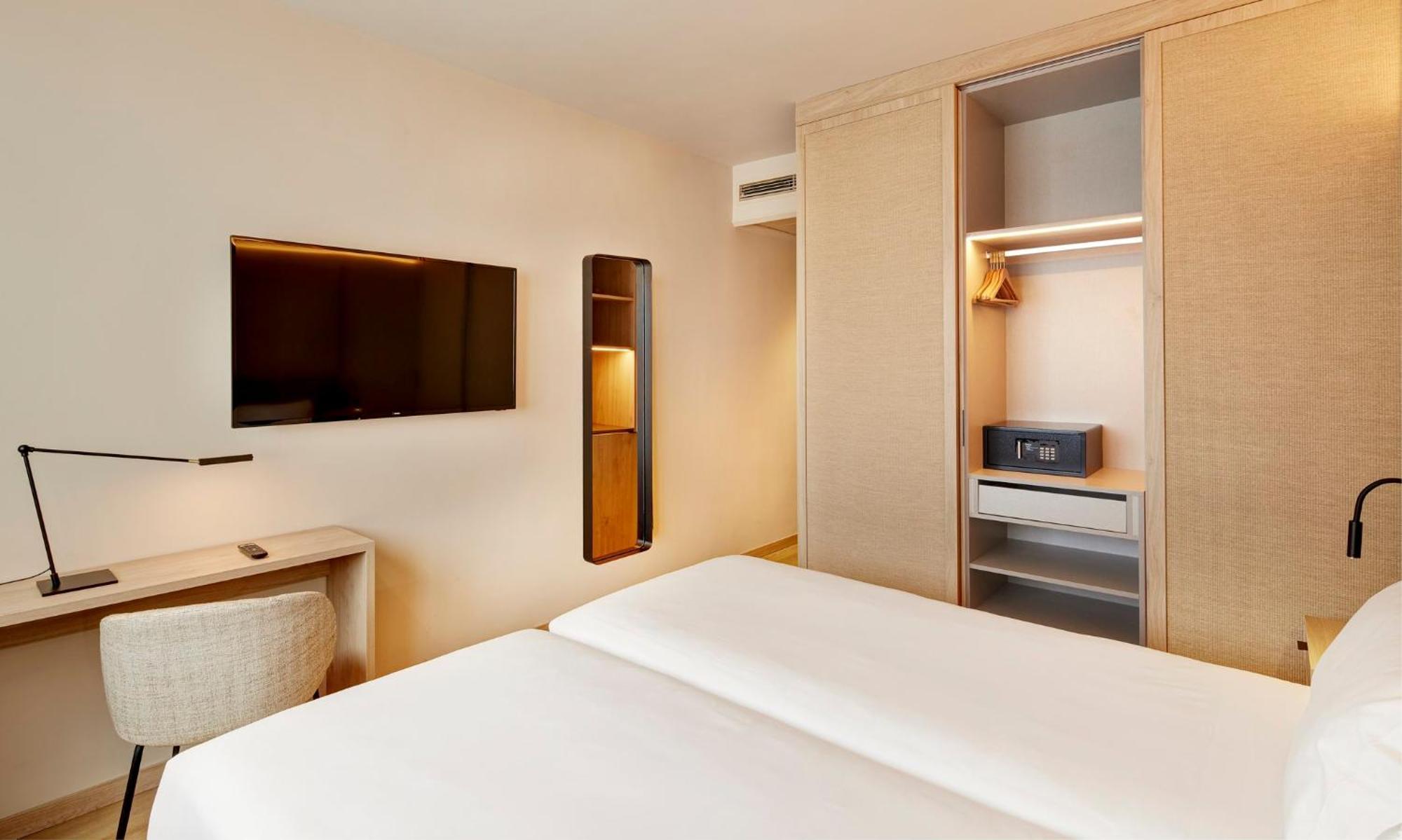 Standard Double Room,1773675318:JPEG