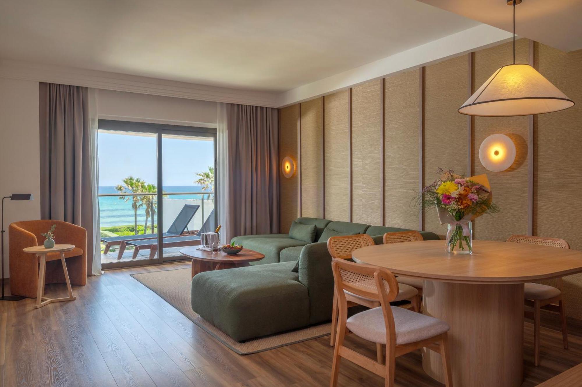1 Bedroom Suite Sea Front View