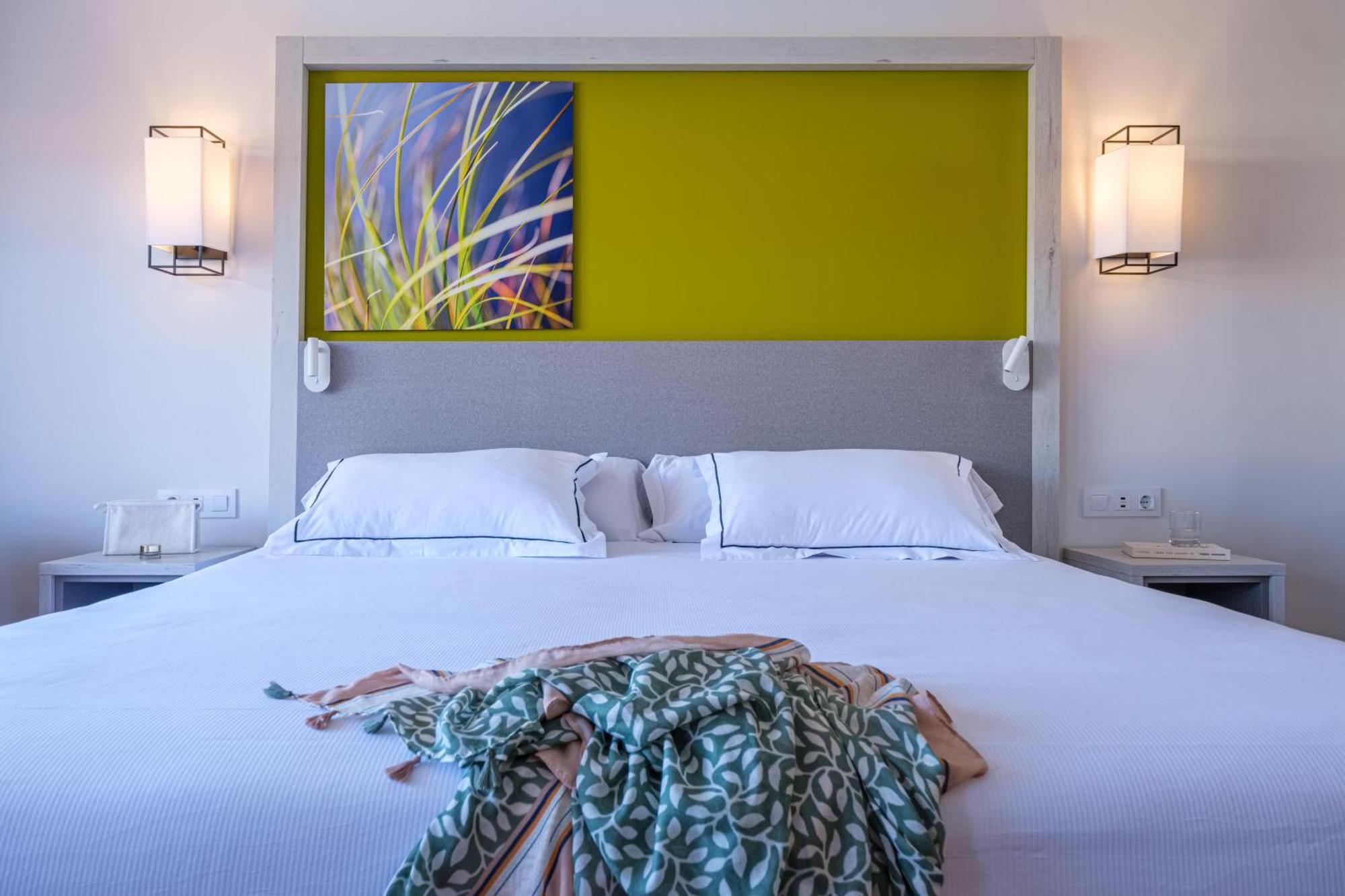 Twin Room,1772482223:JPEG